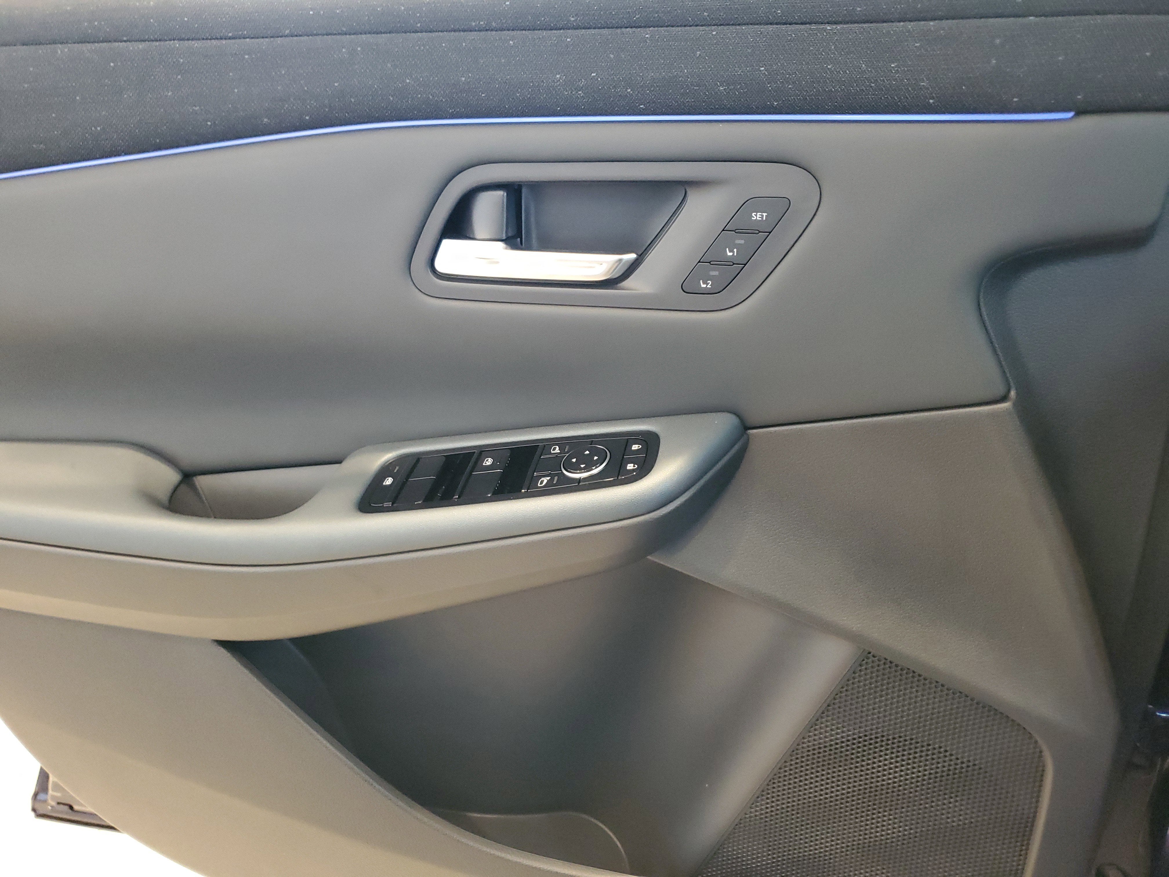 2026 Nissan LEAF Platinum+