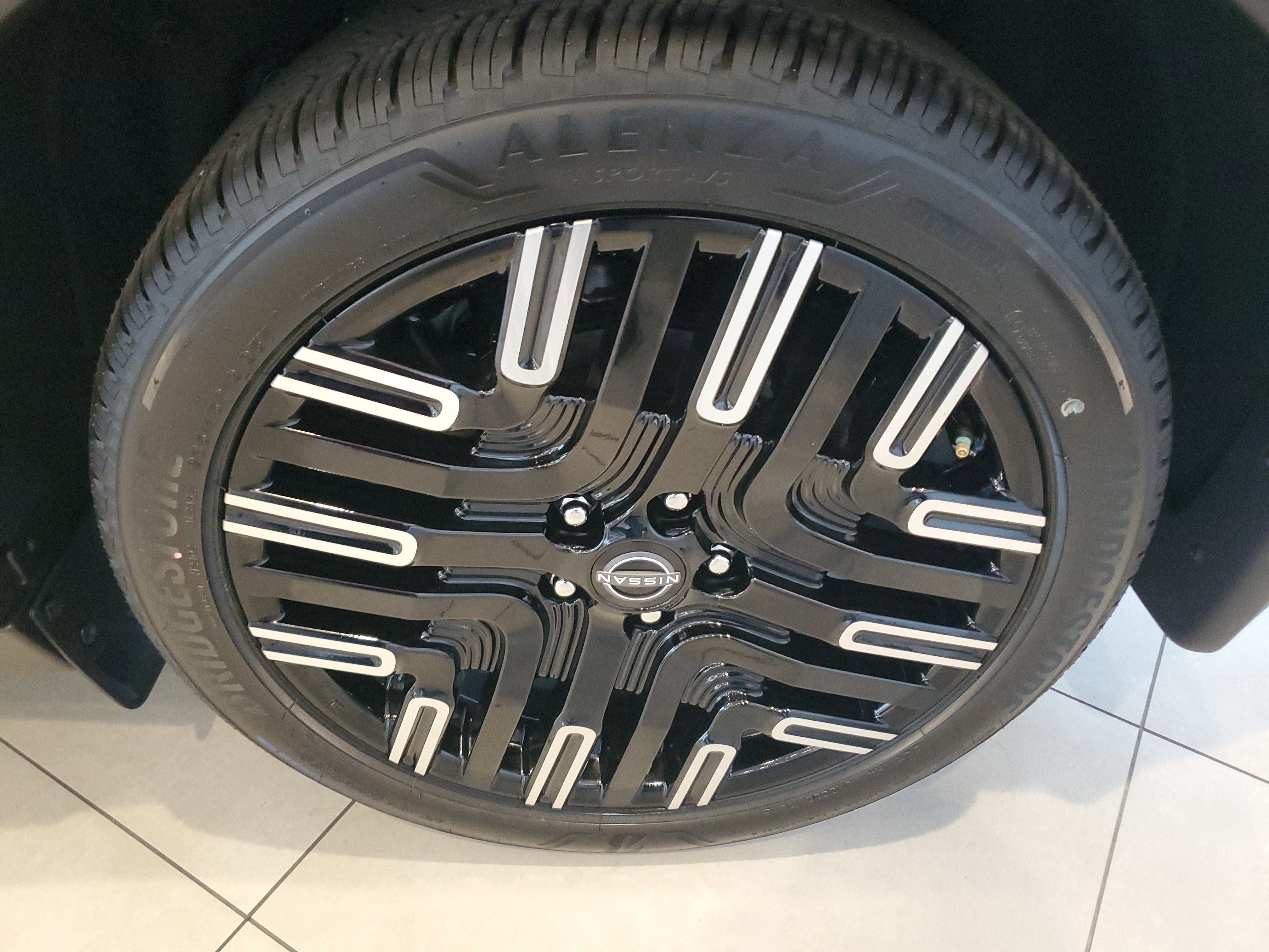 2026 Nissan LEAF Platinum+