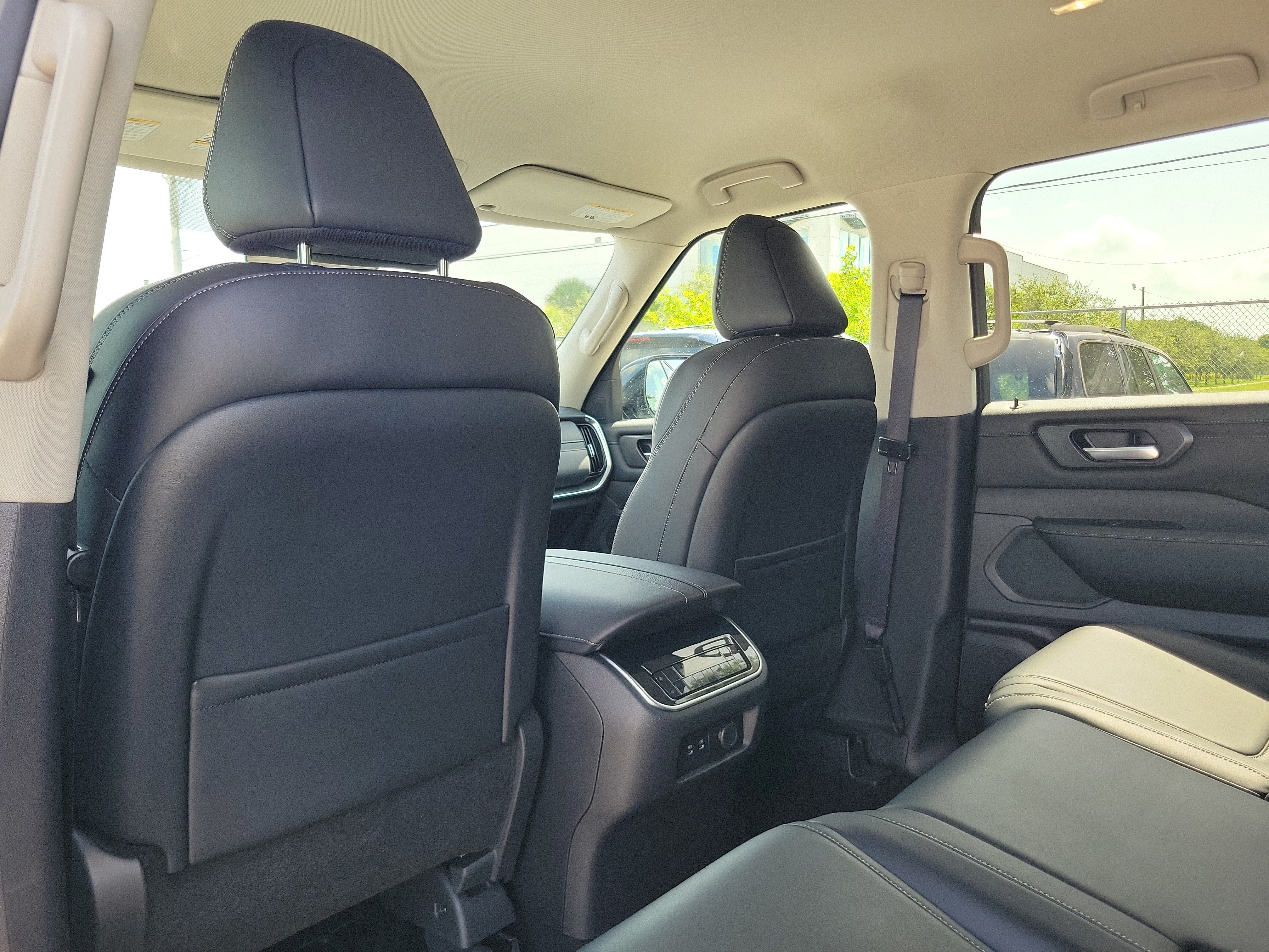 2026 Nissan Armada SV