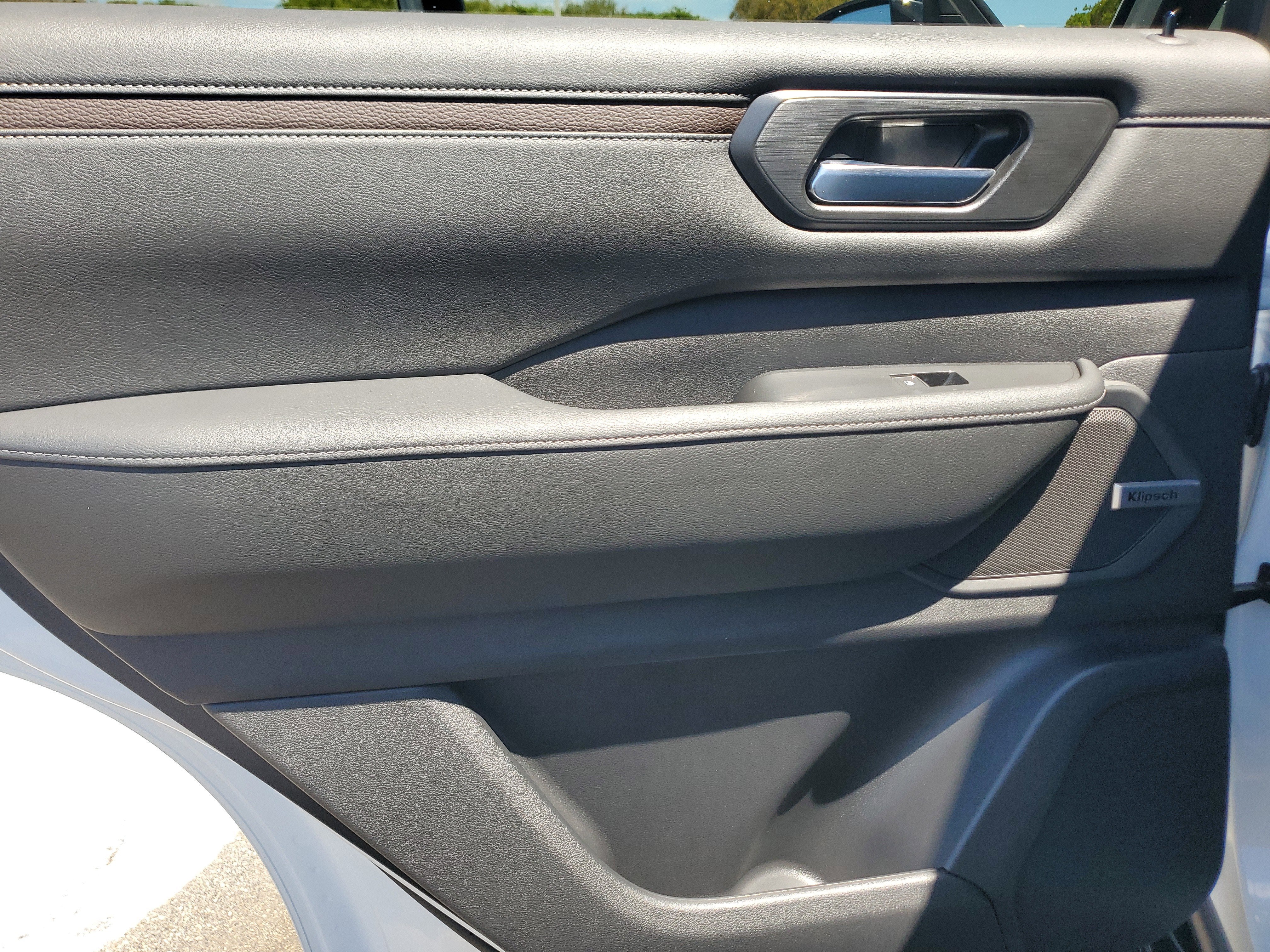 2025 Nissan Armada SL