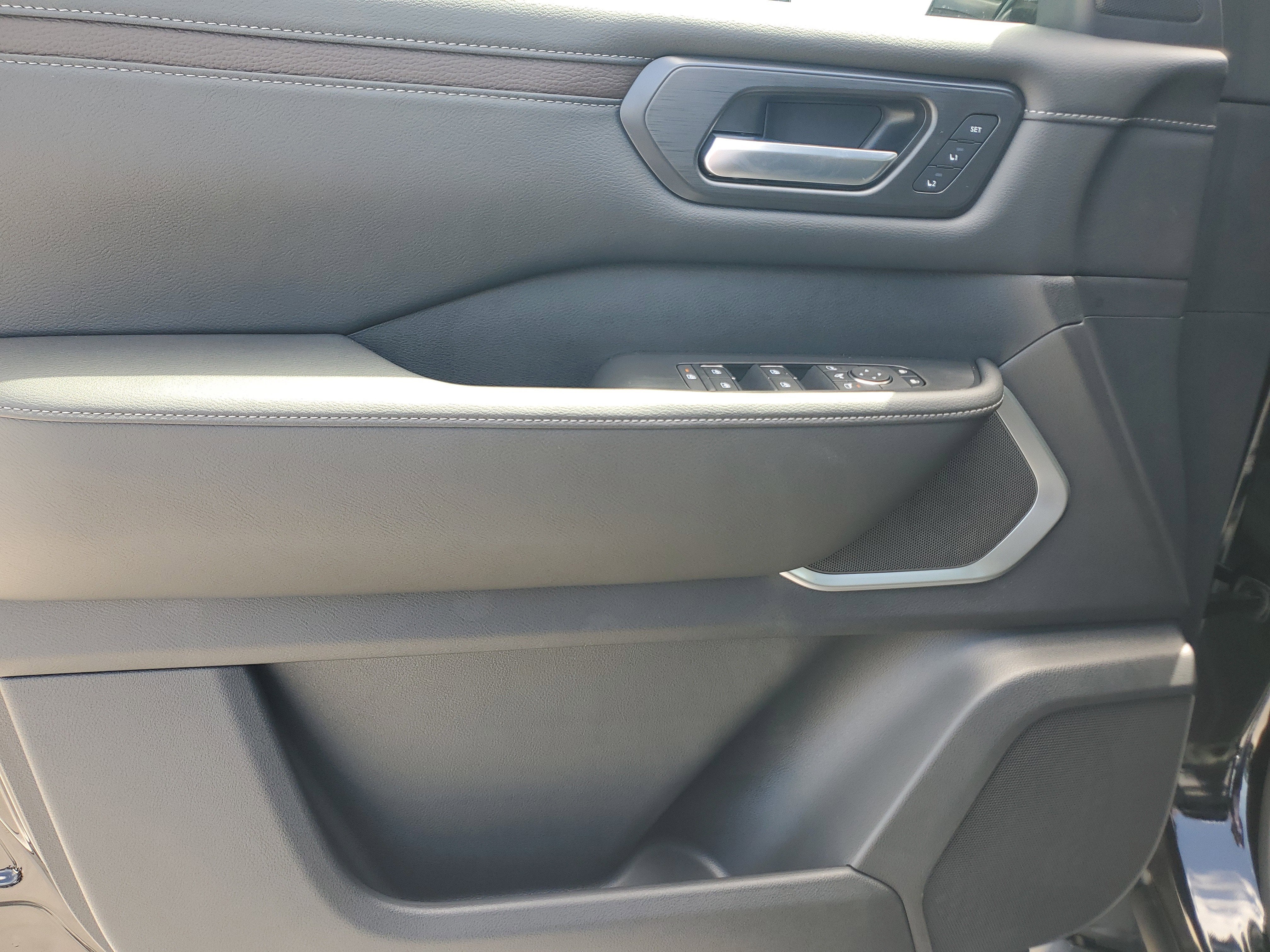 2025 Nissan Armada Platinum