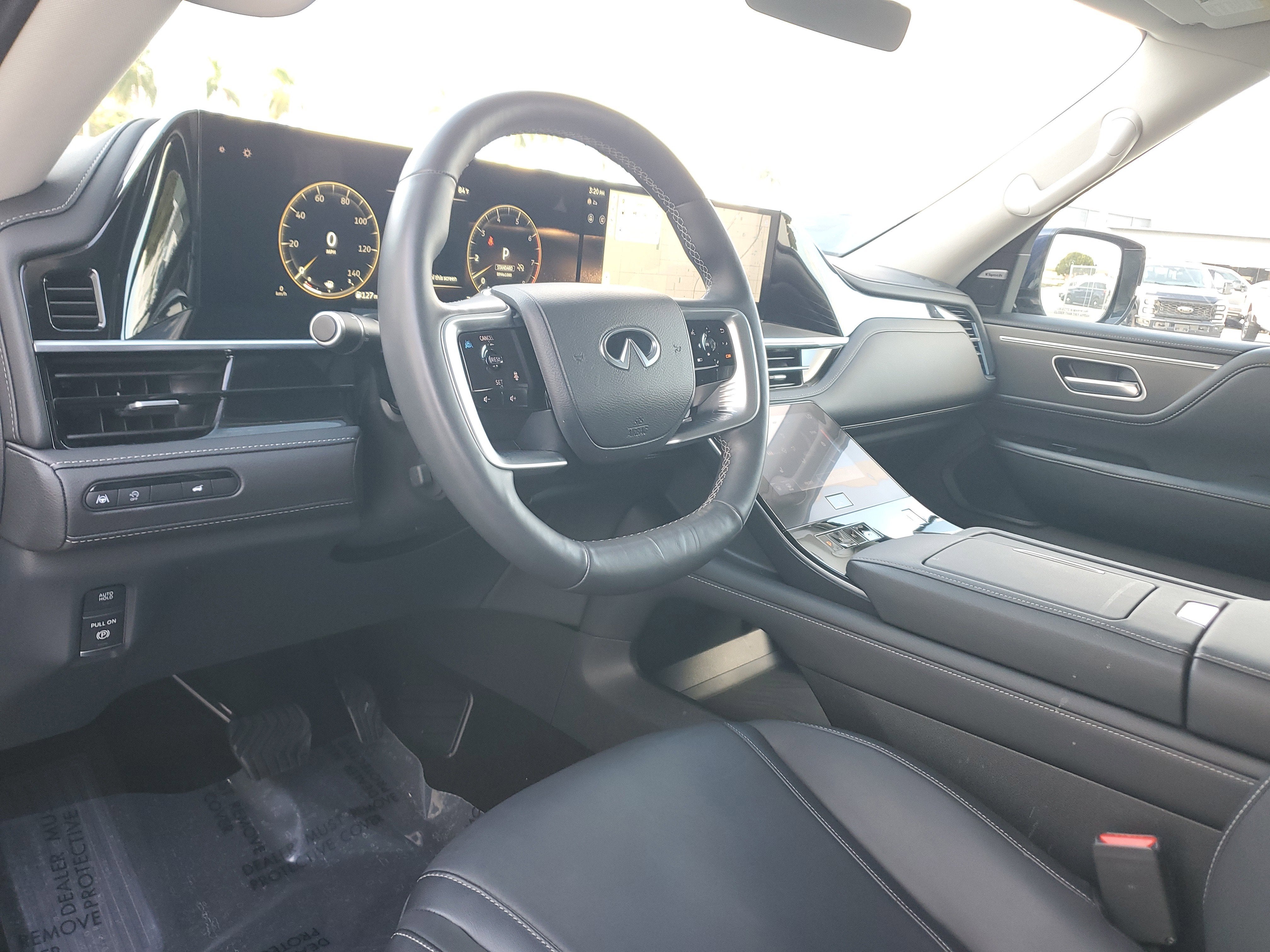 2025 INFINITI QX80 PURE