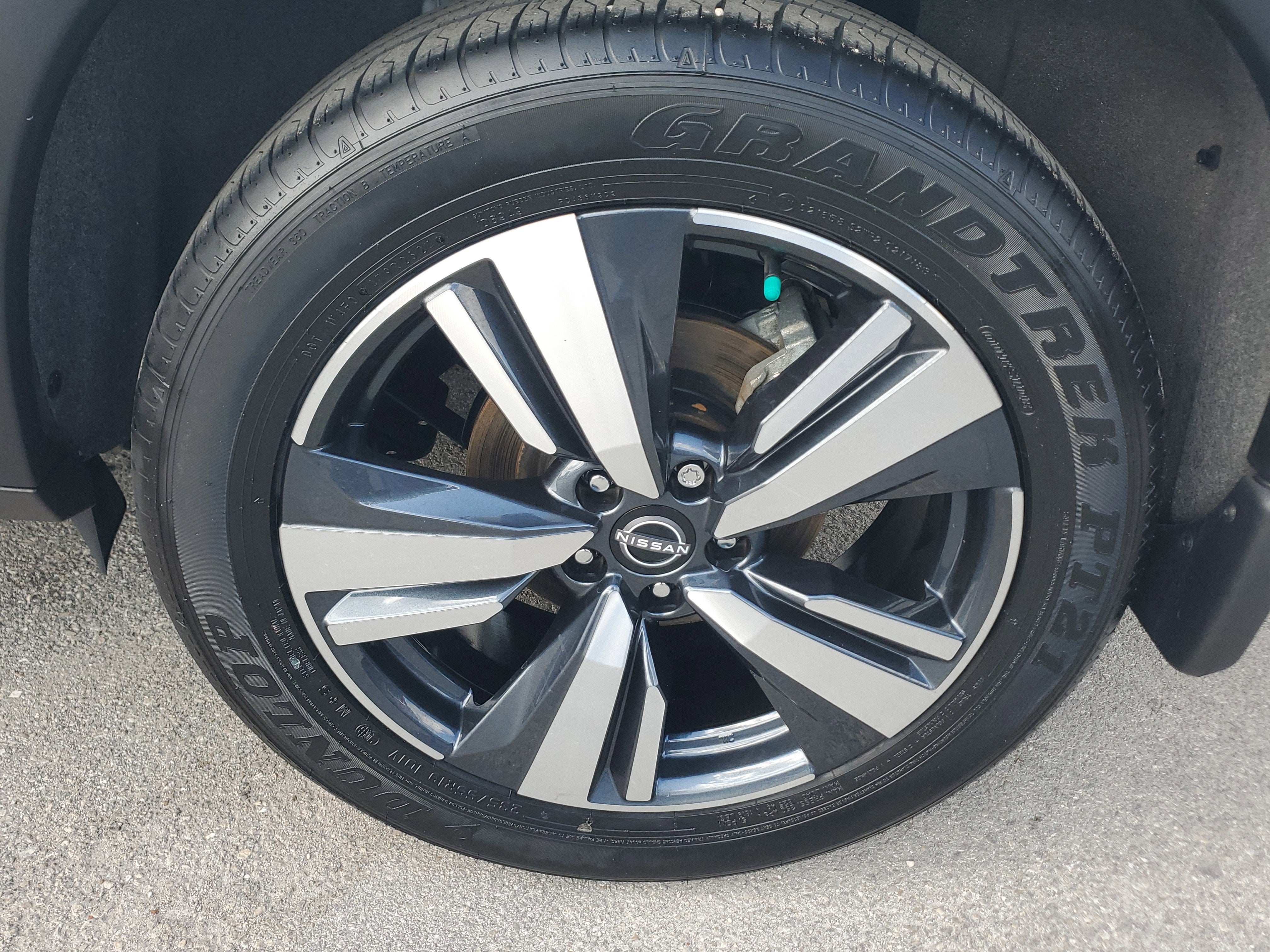 2025 Nissan Rogue SL