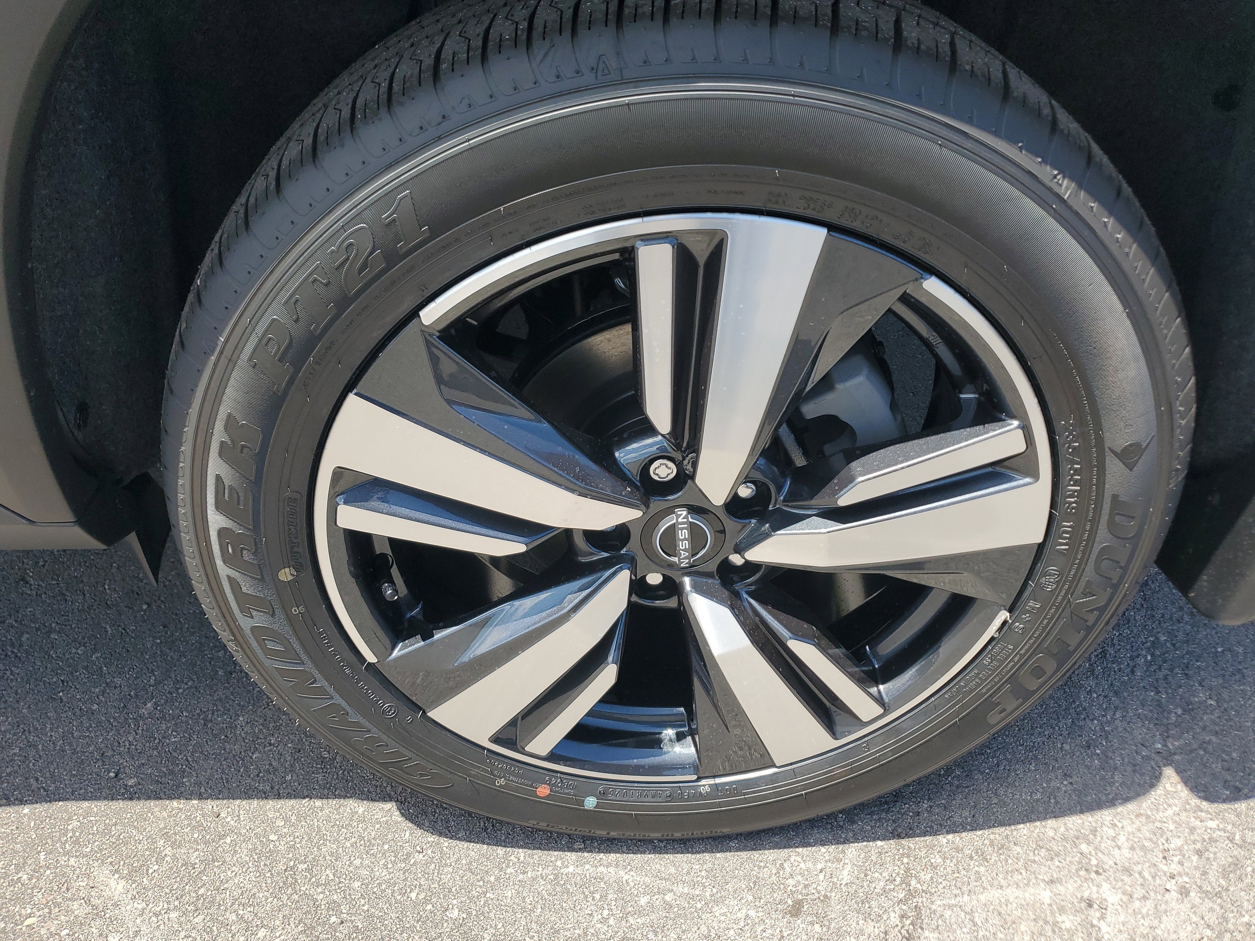 2025 Nissan Rogue SL