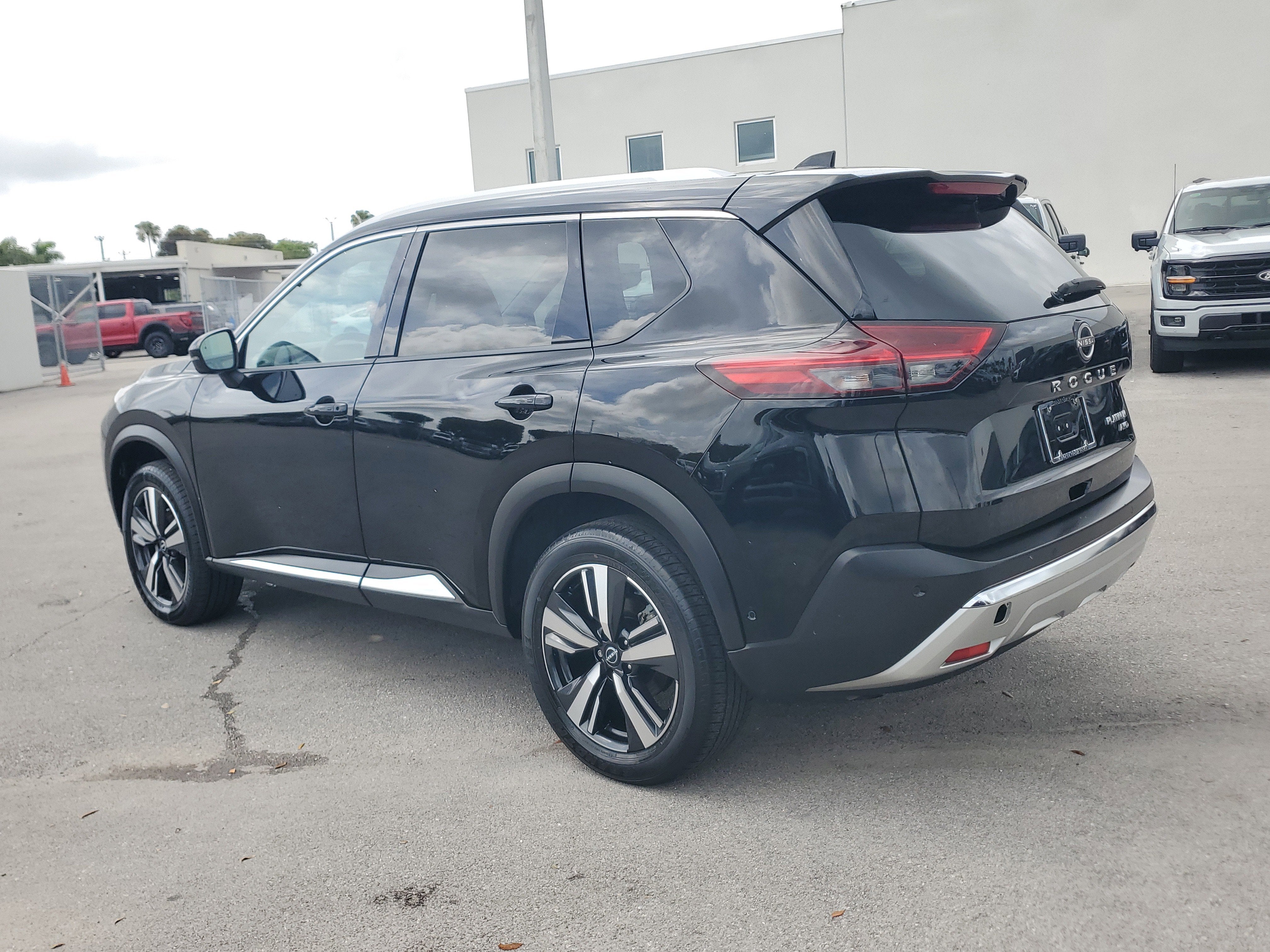 2023 Nissan Rogue Platinum 4WD