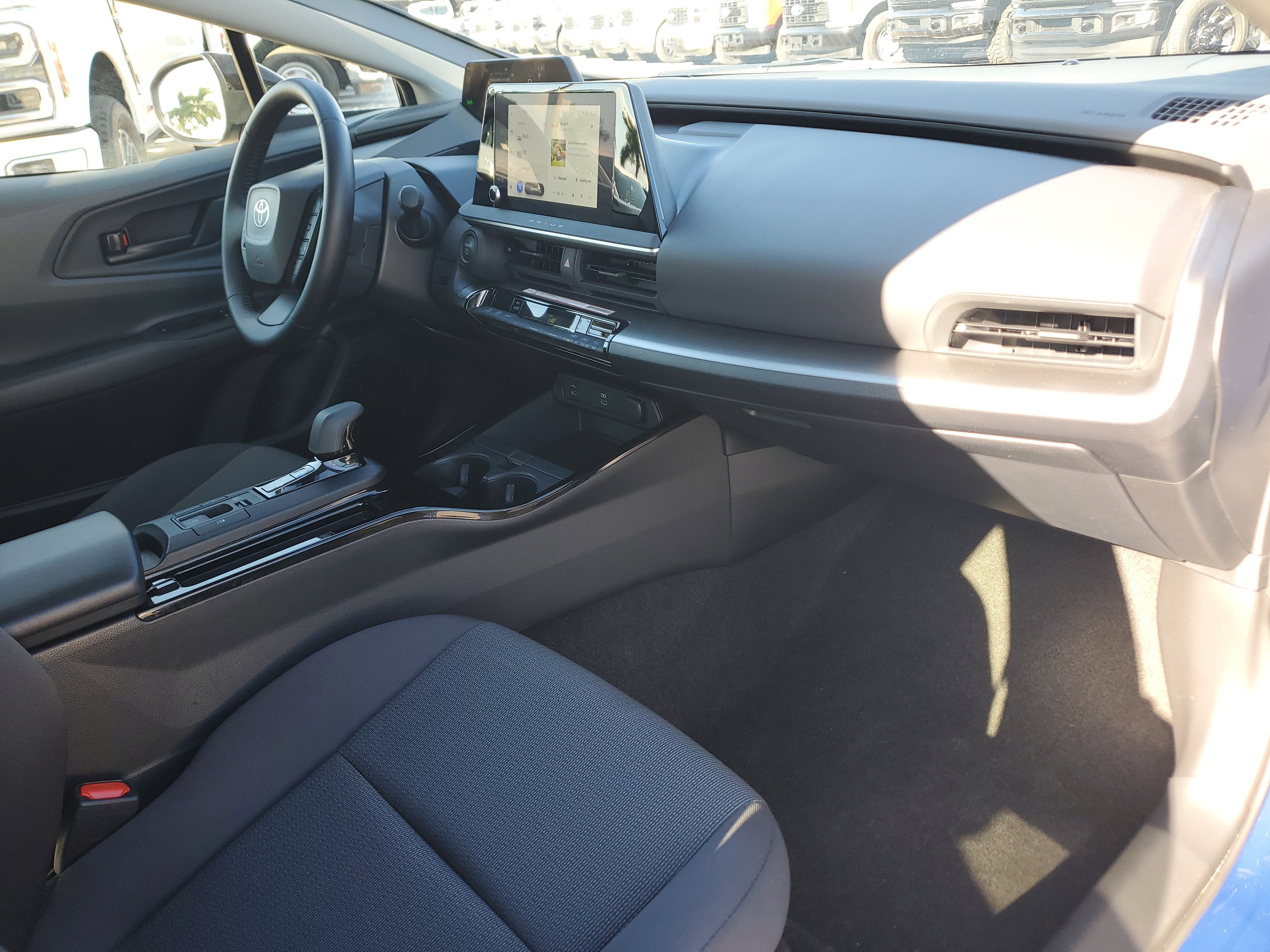 2025 Toyota Prius LE