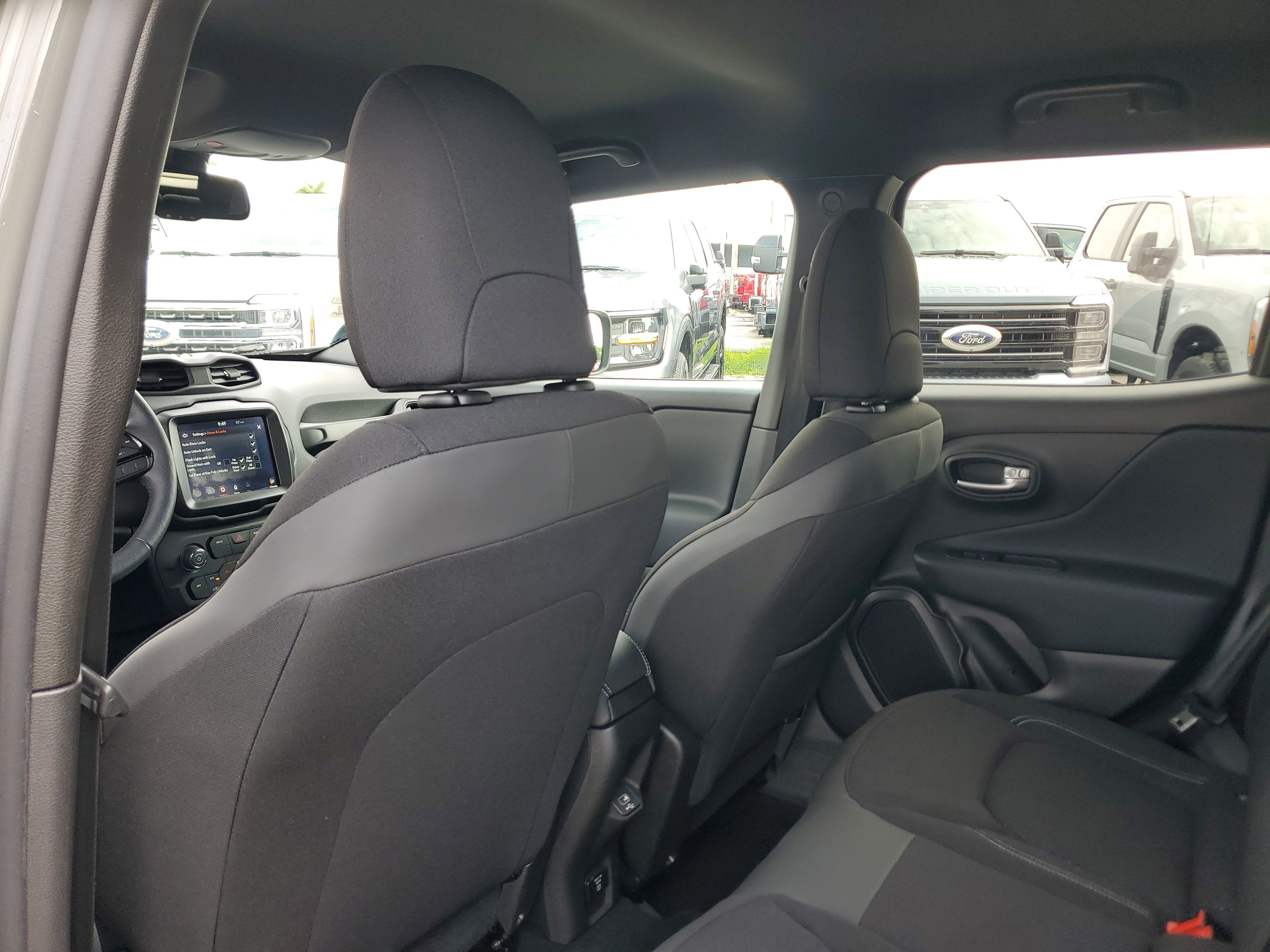 2022 Jeep Renegade Altitude 4WD