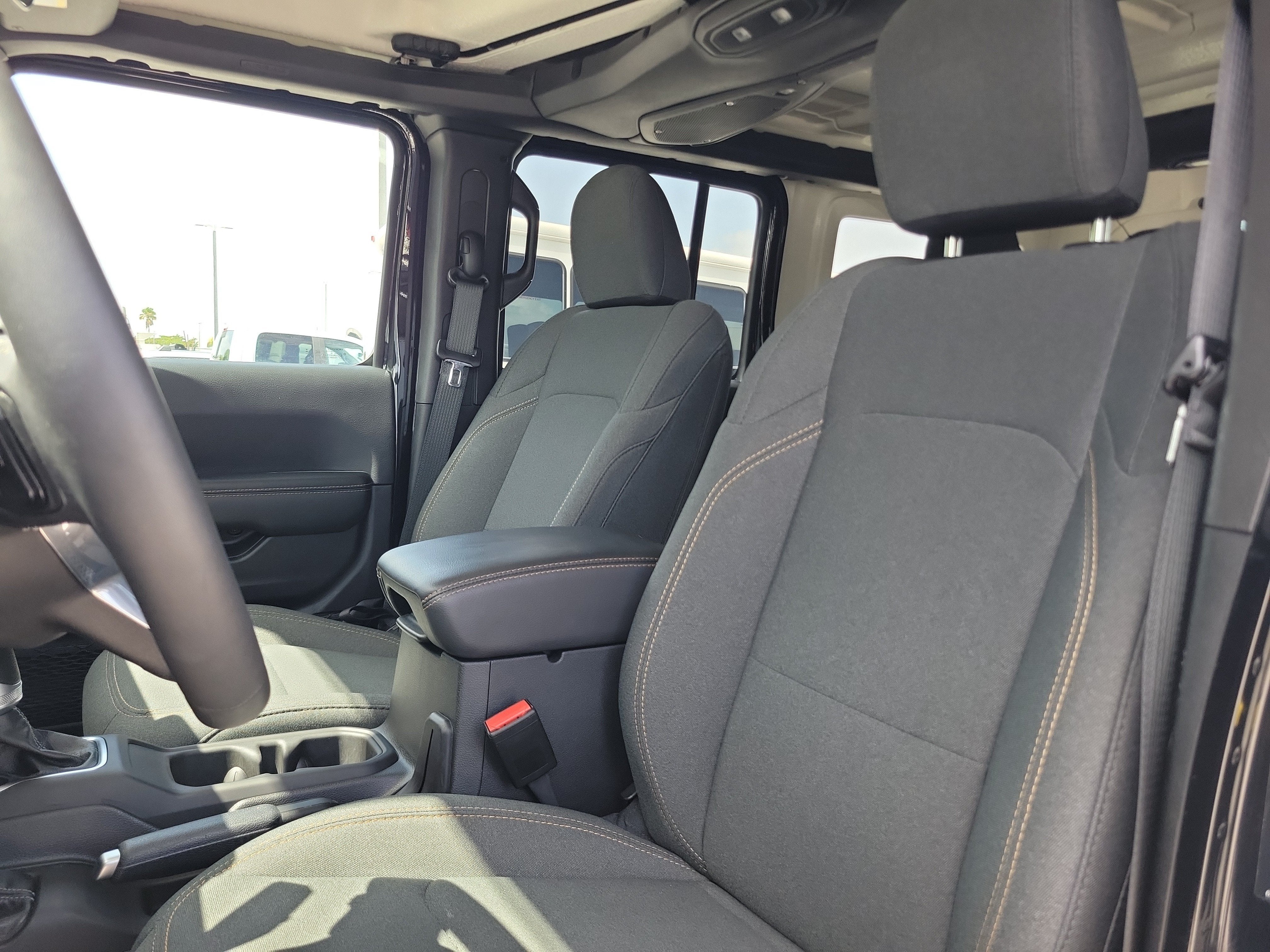 2025 Jeep Wrangler Sahara 4WD