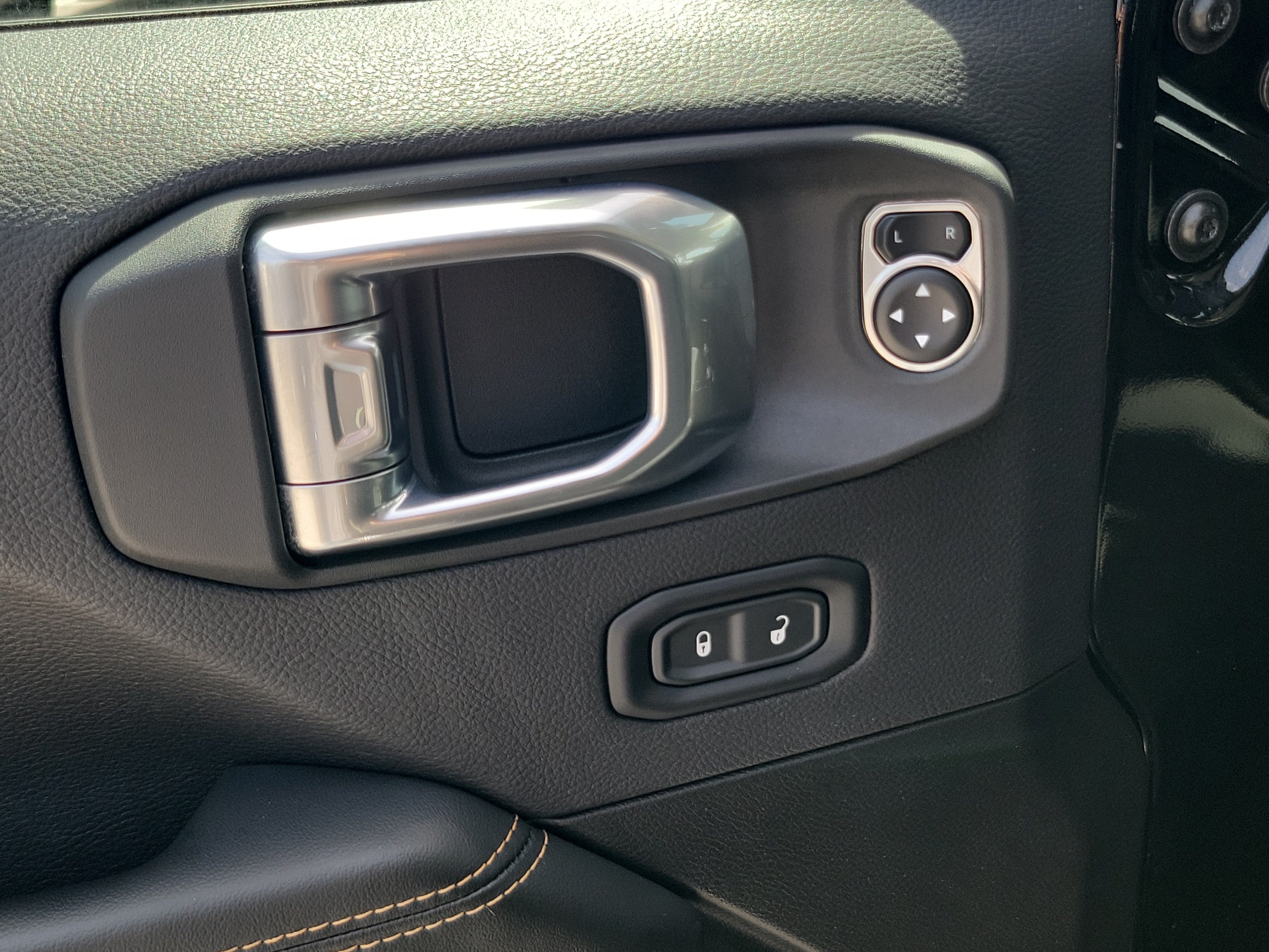 2025 Jeep Wrangler Sahara 4WD