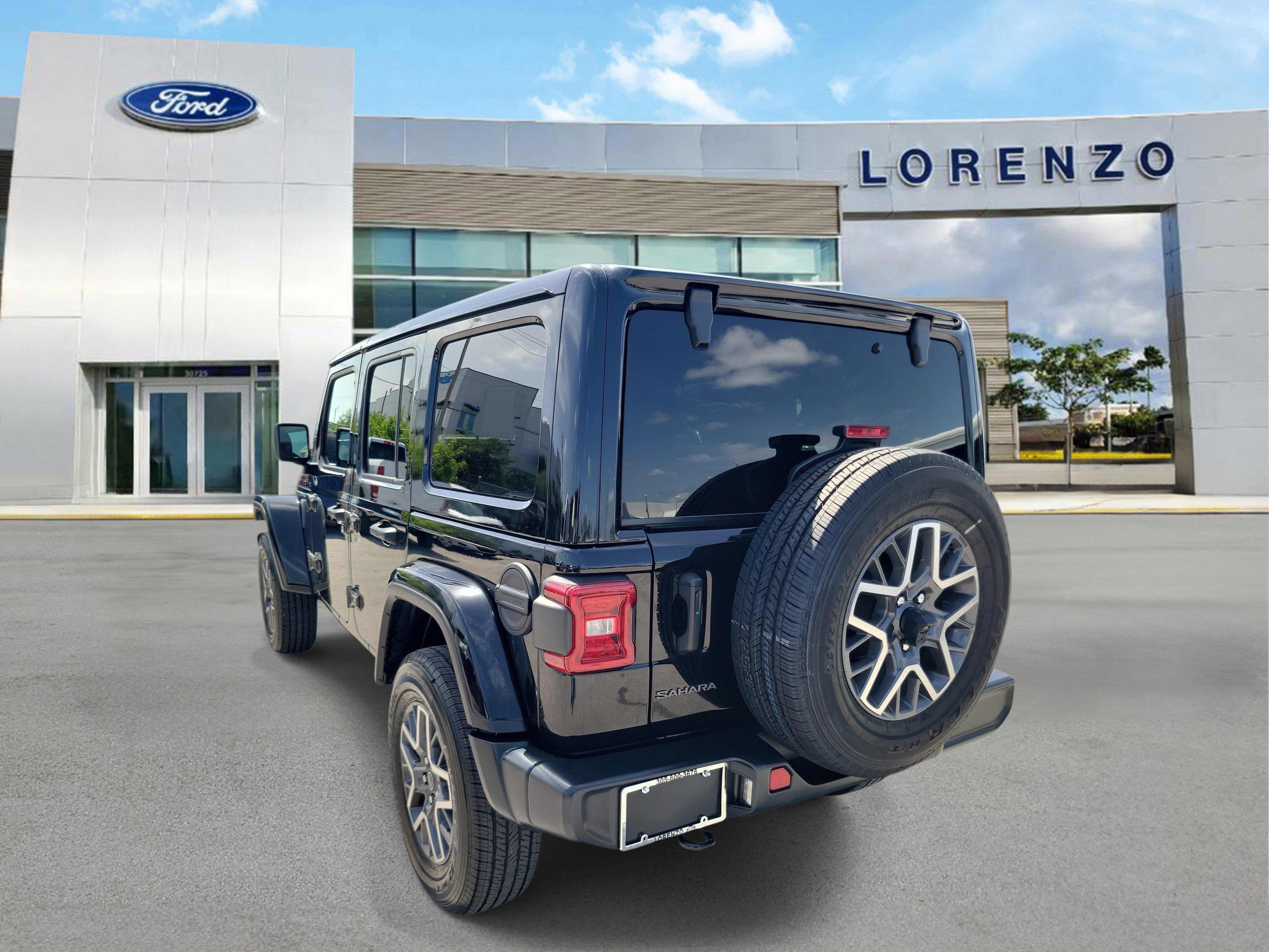 2025 Jeep Wrangler Sahara 4WD
