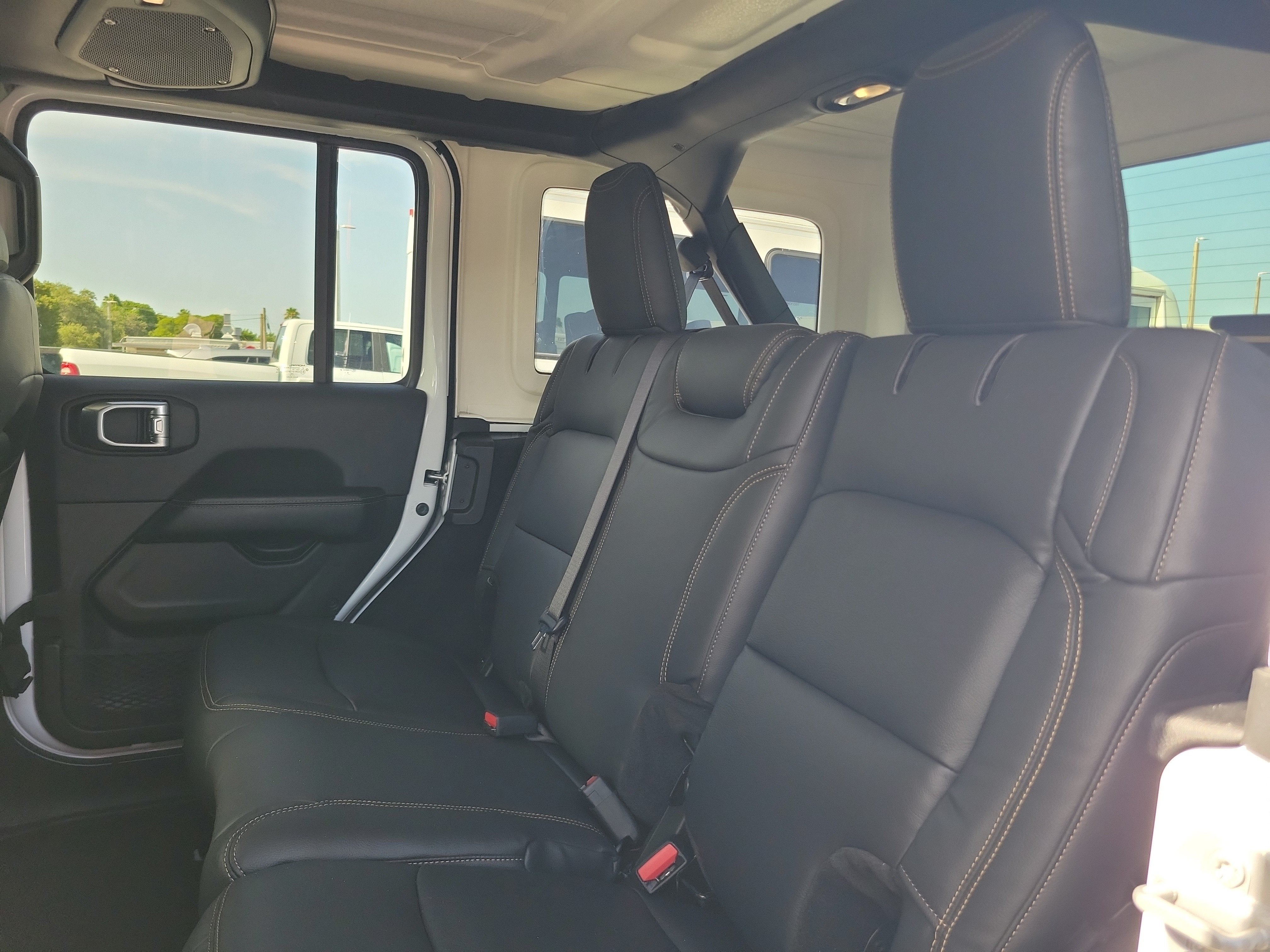 2025 Jeep Wrangler Sahara 4WD