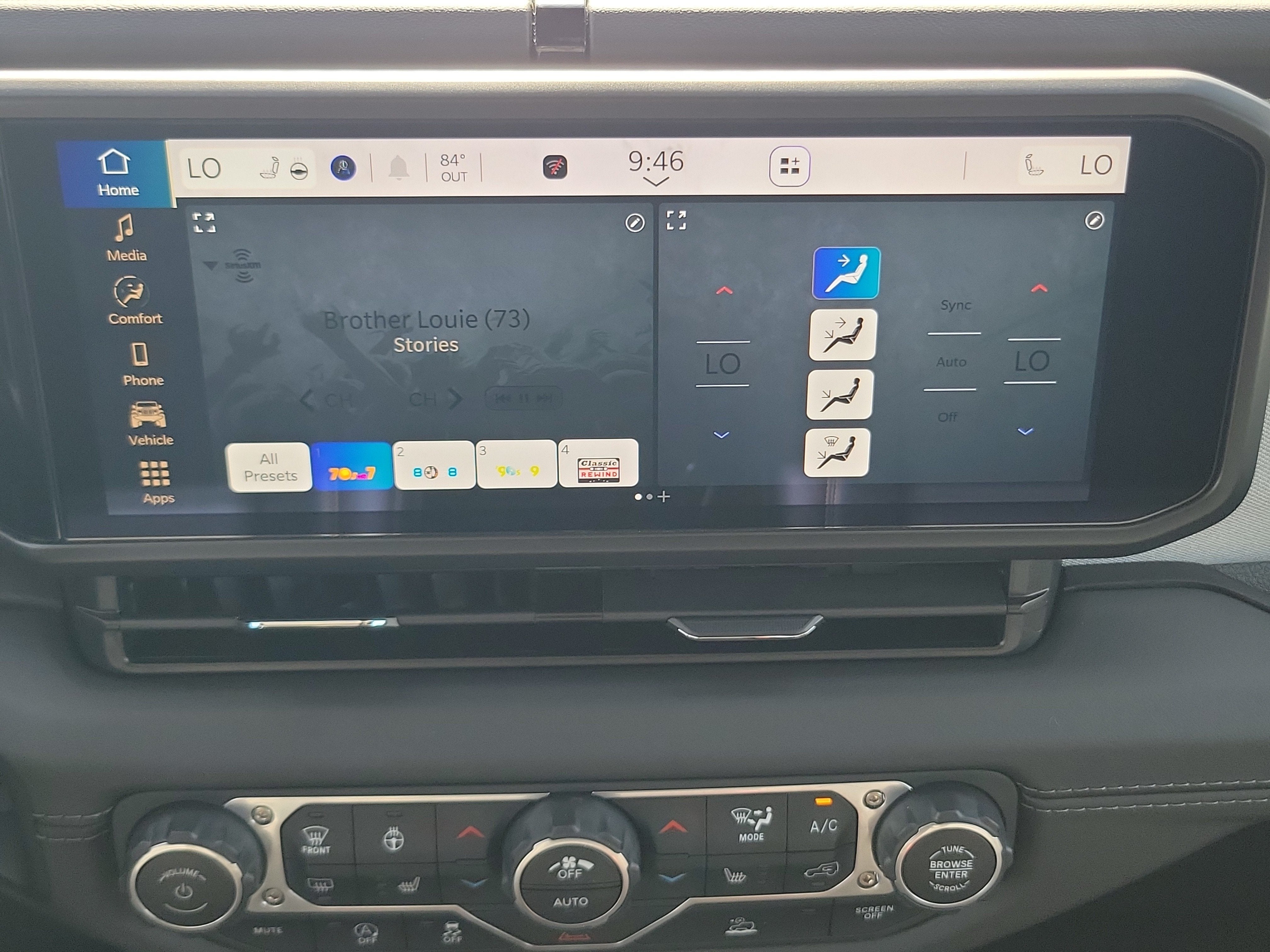 2025 Jeep Wrangler Sahara 4WD