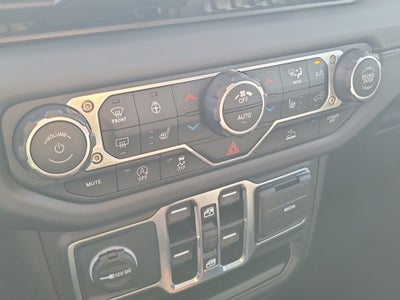 2025 Jeep Wrangler Sahara 4WD