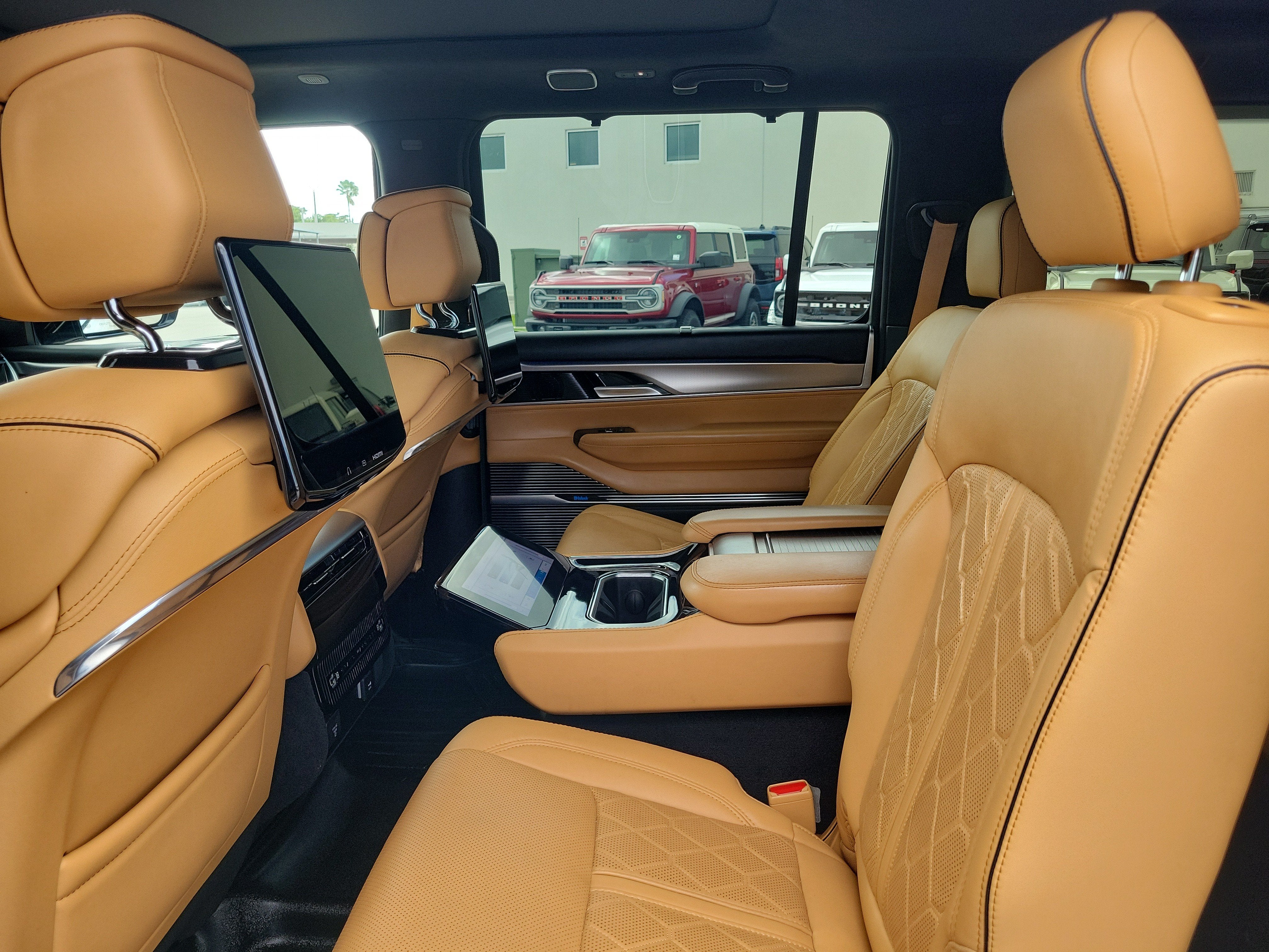 2023 Jeep Grand Wagoneer L Series III 4WD