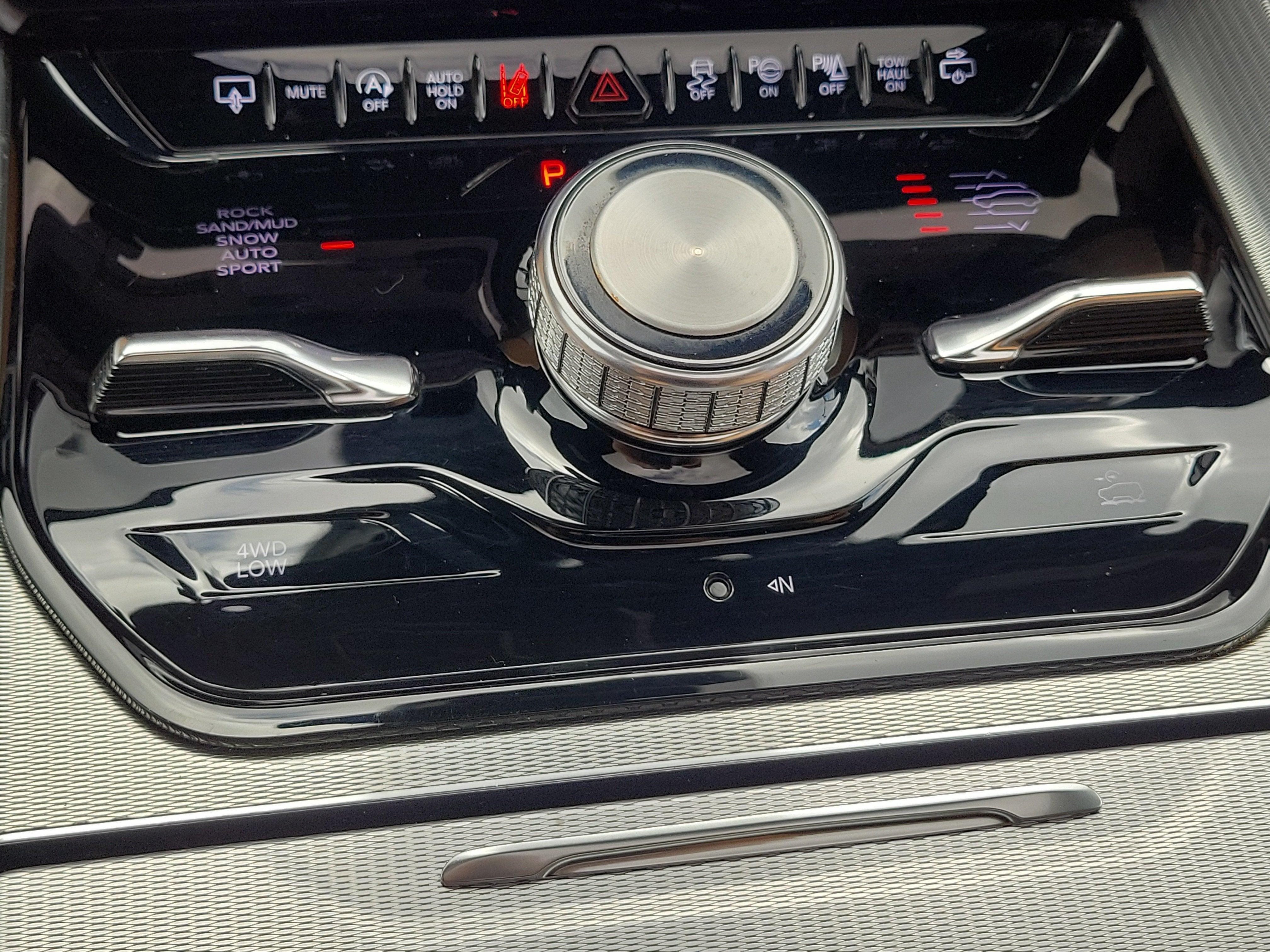 2023 Jeep Grand Wagoneer L Series III 4WD