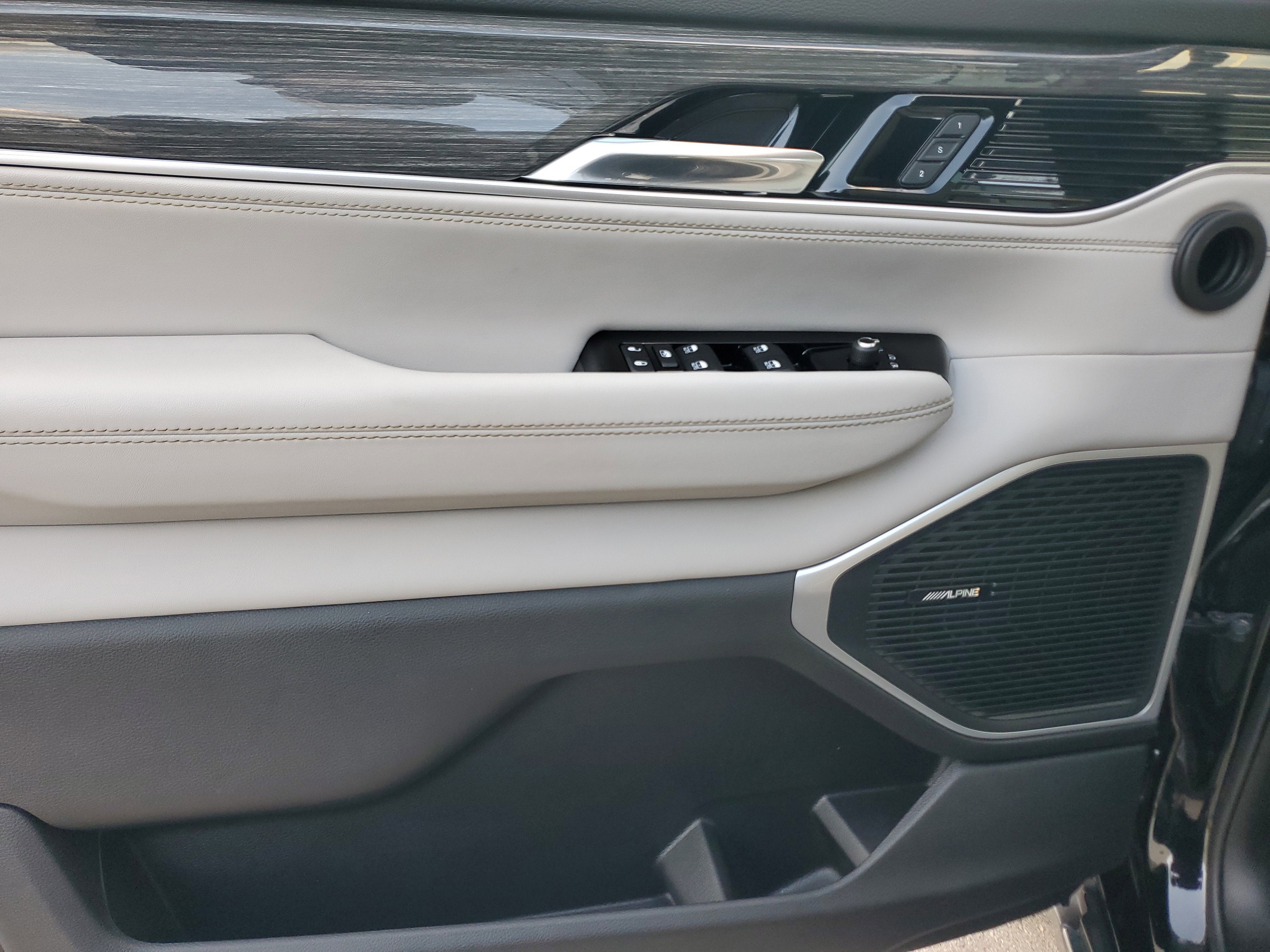 2022 Jeep Wagoneer Series III