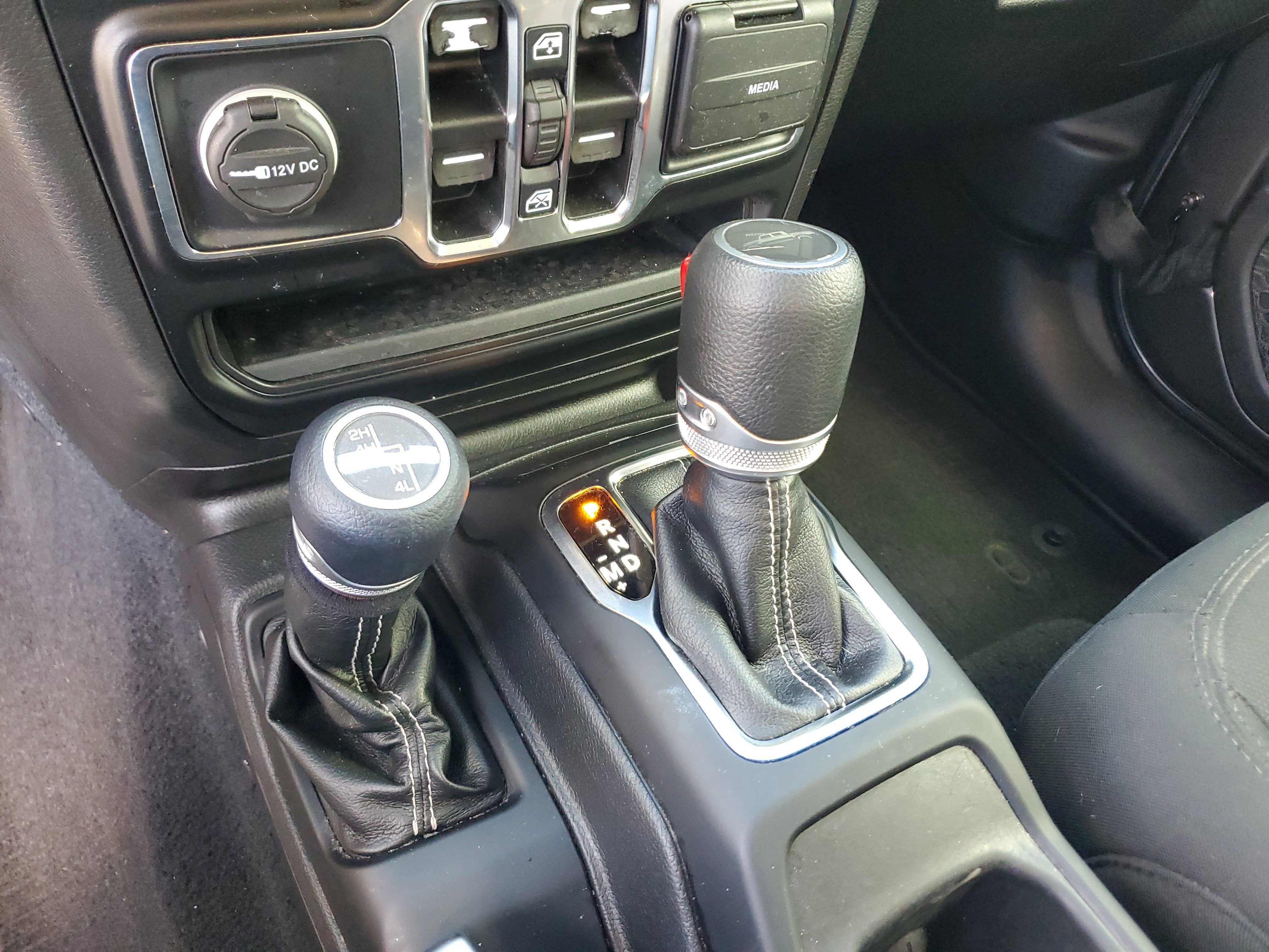 2022 Jeep Gladiator Overland 4WD