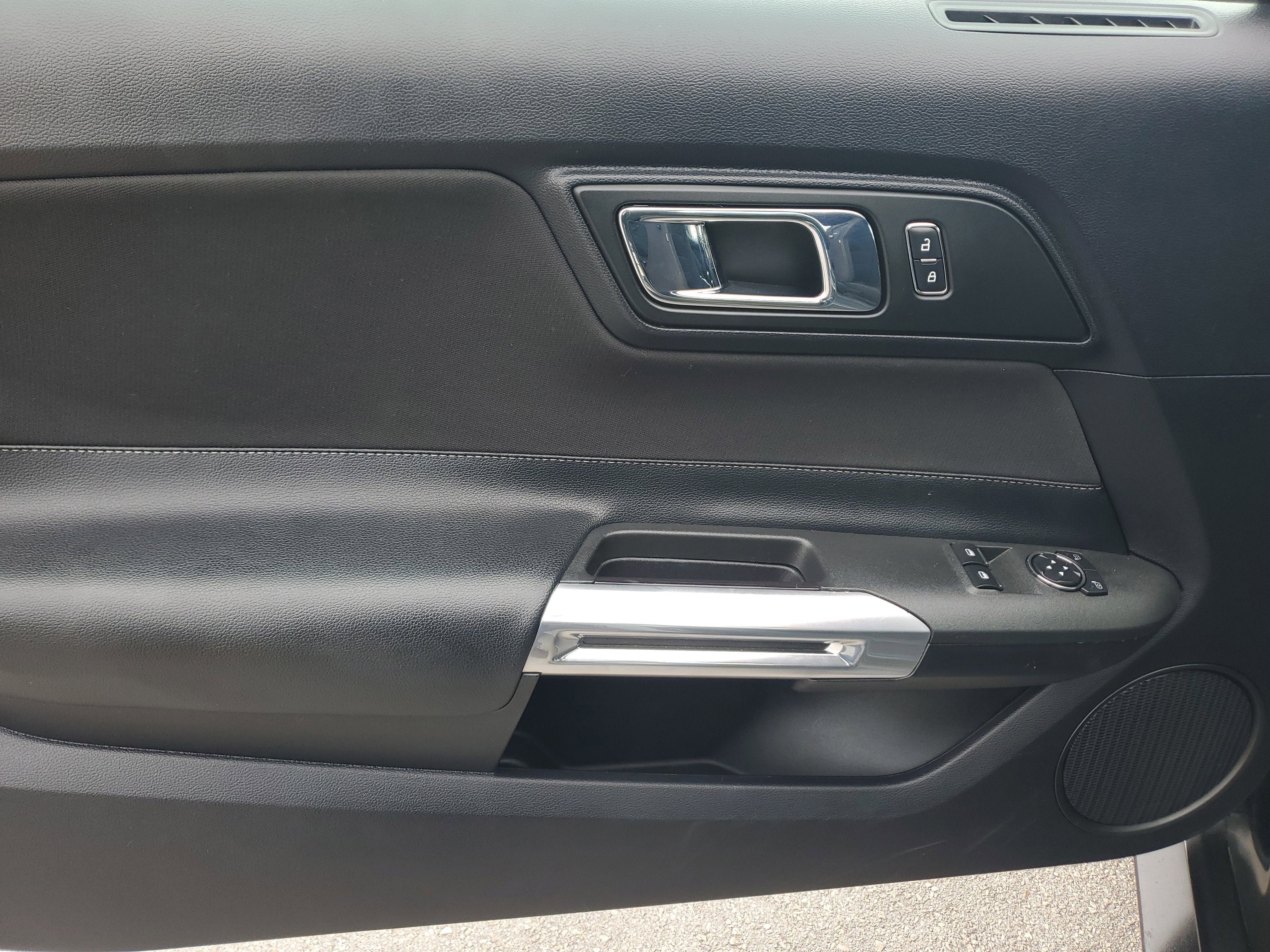 2015 Ford Mustang V6