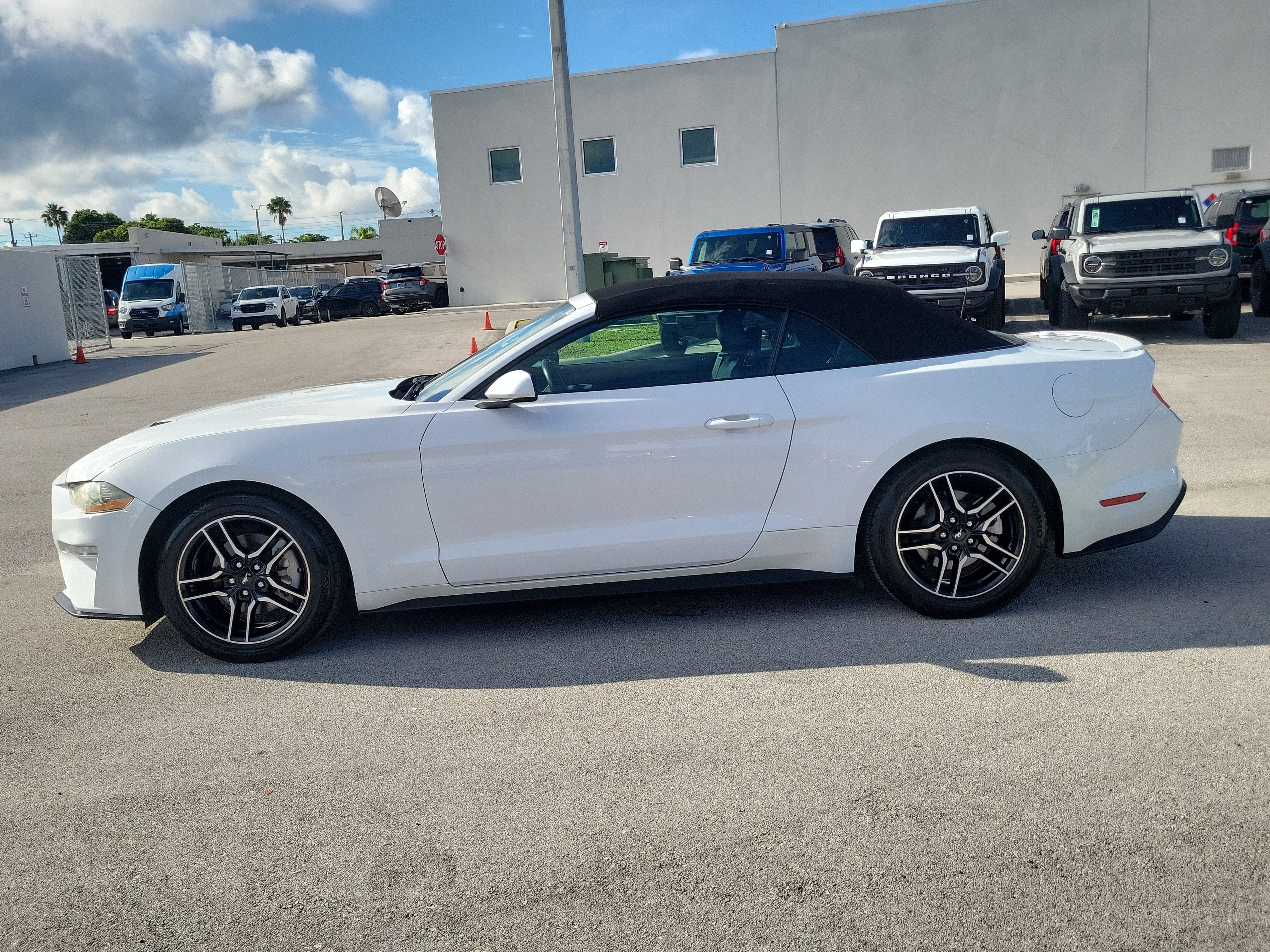 2022 Ford Mustang EcoBoost Premium