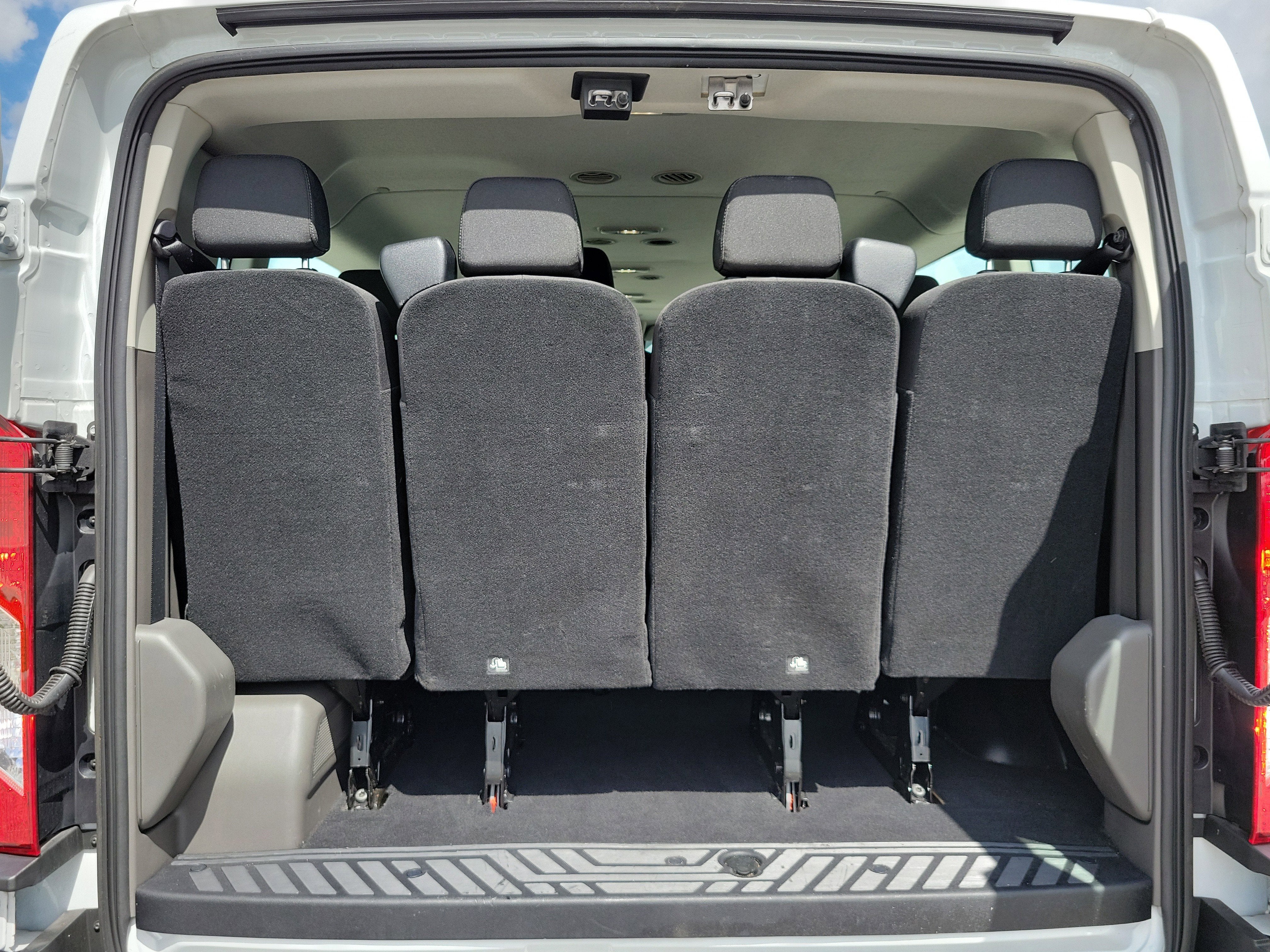 2025 Ford Transit Passenger Wagon XLT