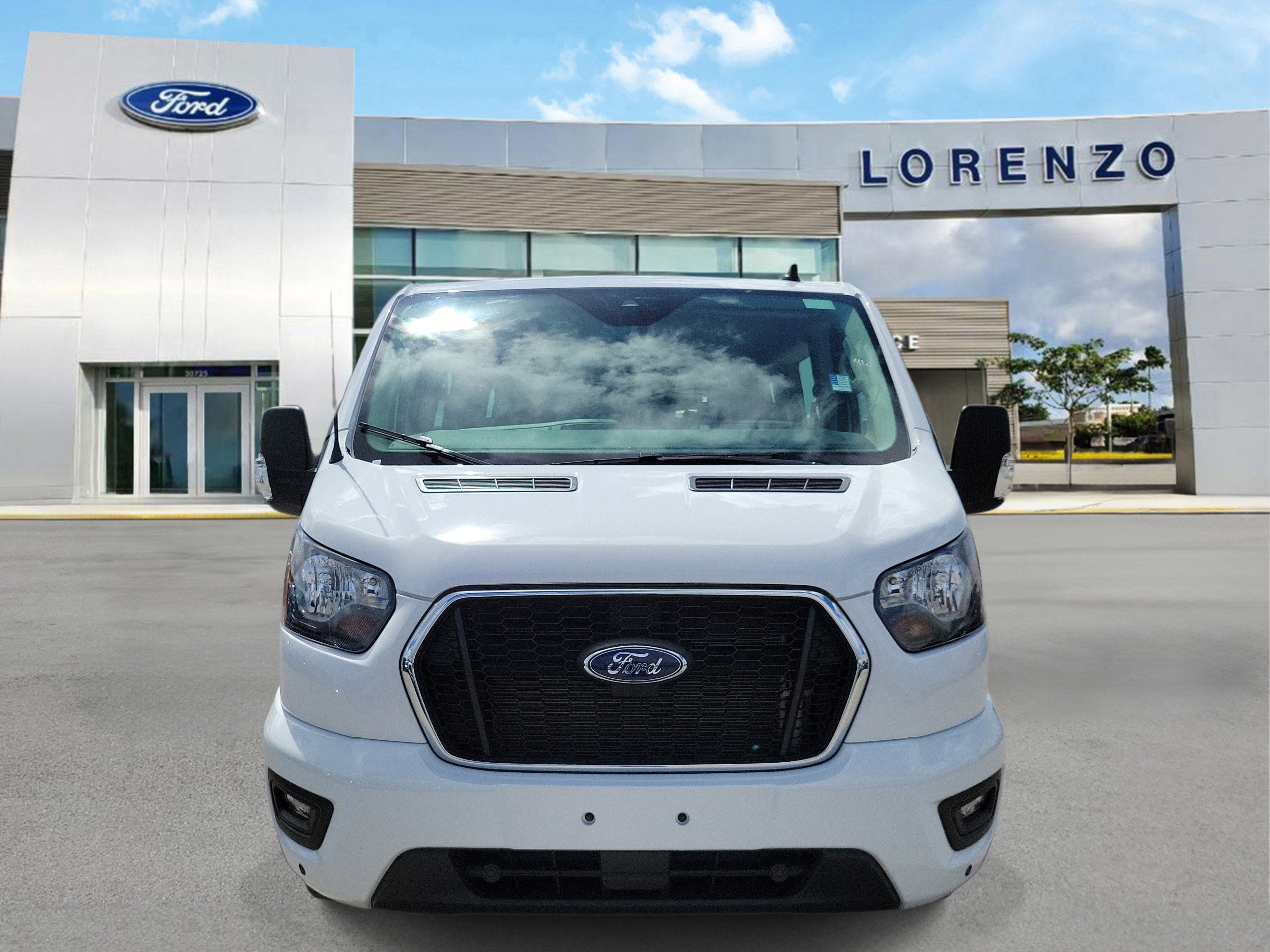 2025 Ford Transit Passenger Wagon XLT