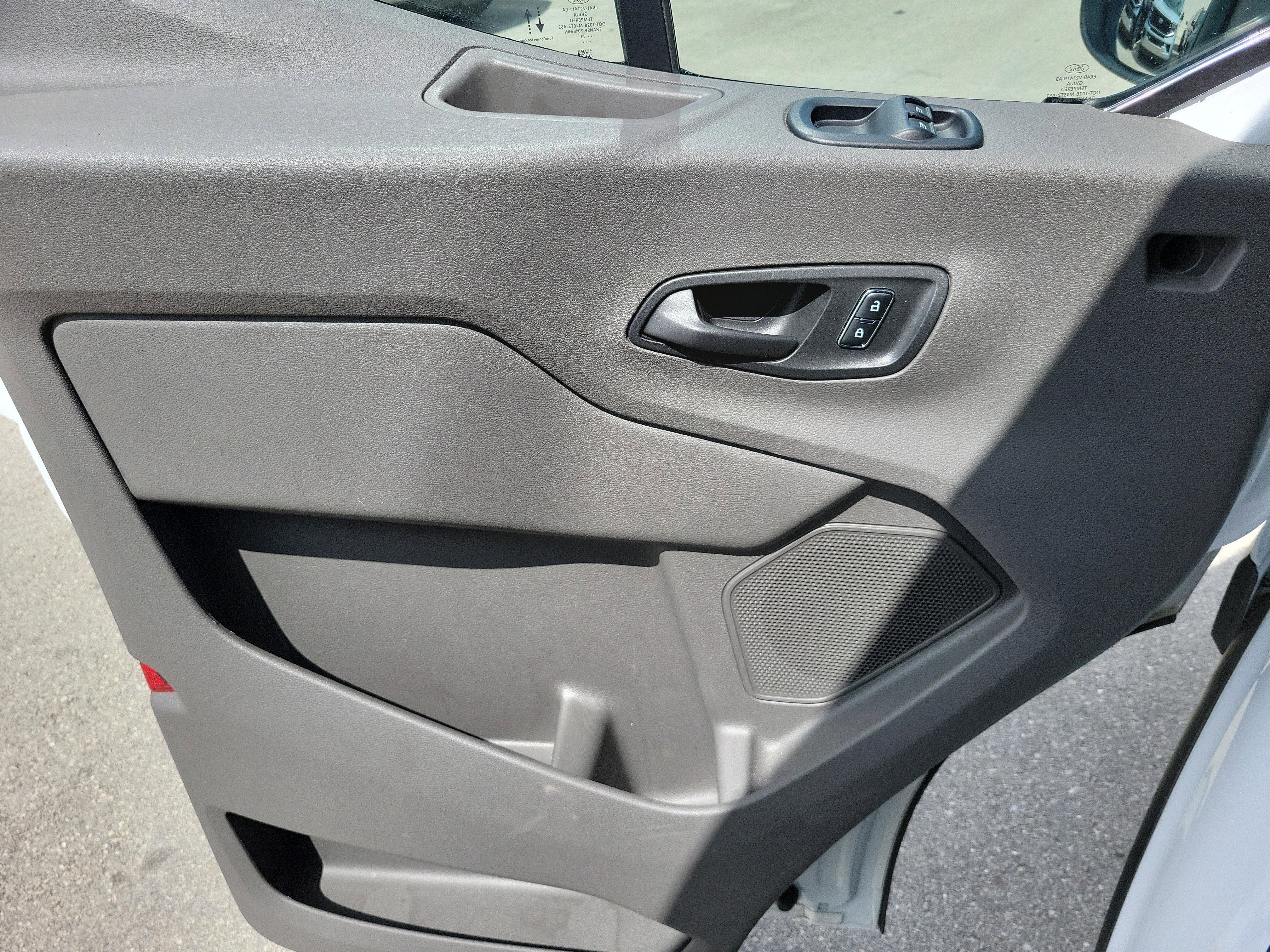 2025 Ford Transit Passenger Wagon XLT