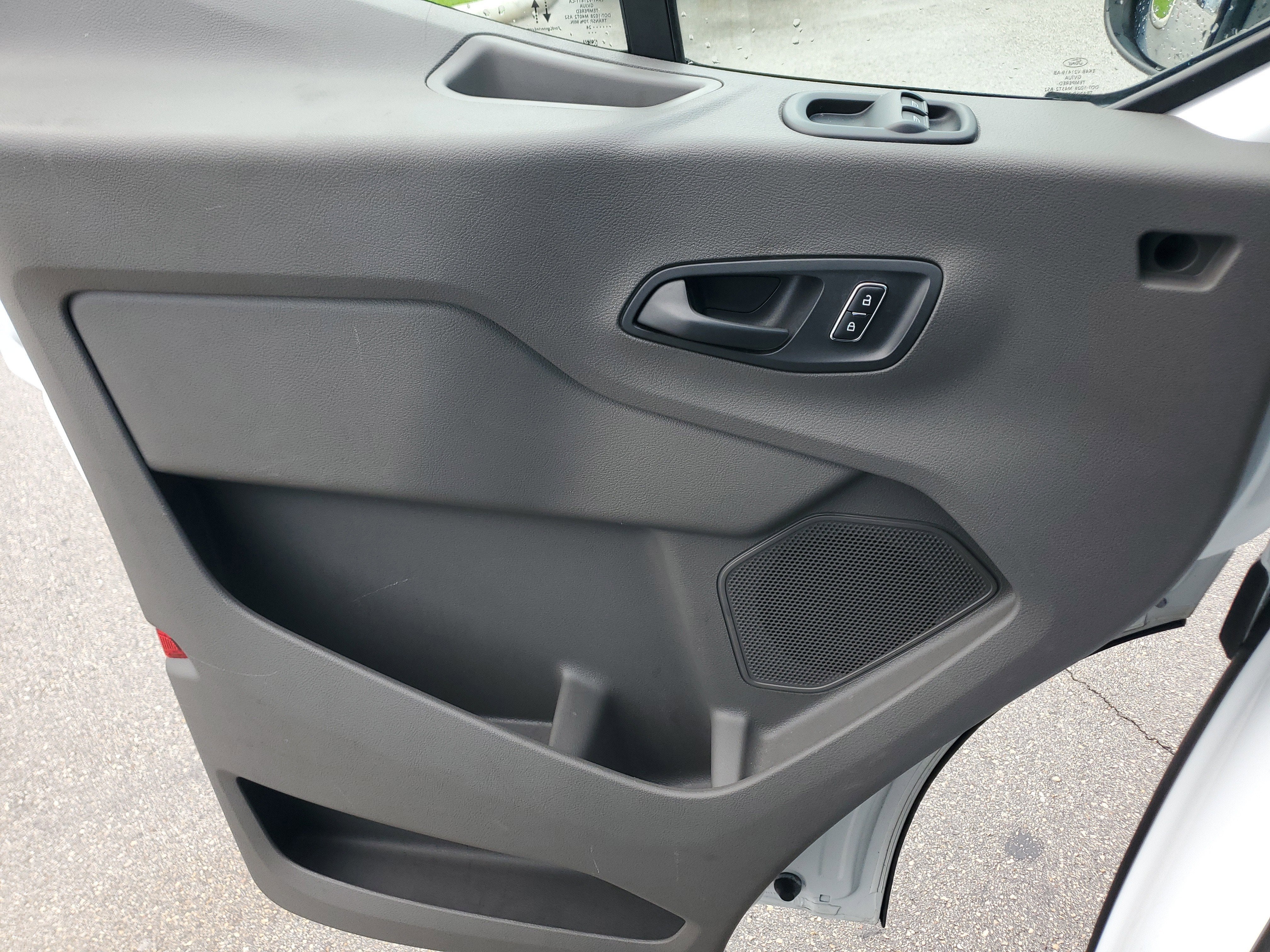 2024 Ford Transit Passenger Wagon XLT