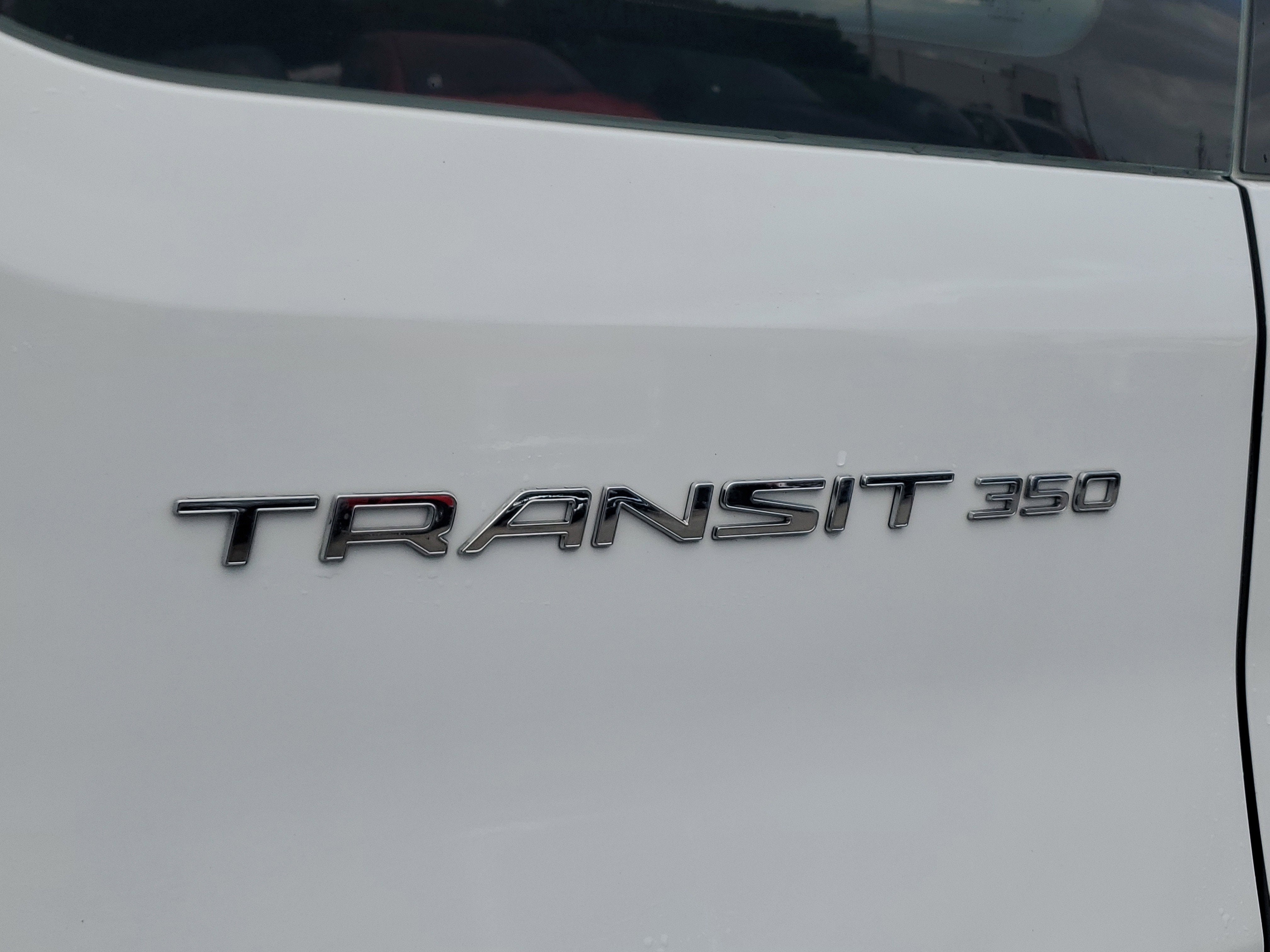 2024 Ford Transit Passenger Wagon XLT