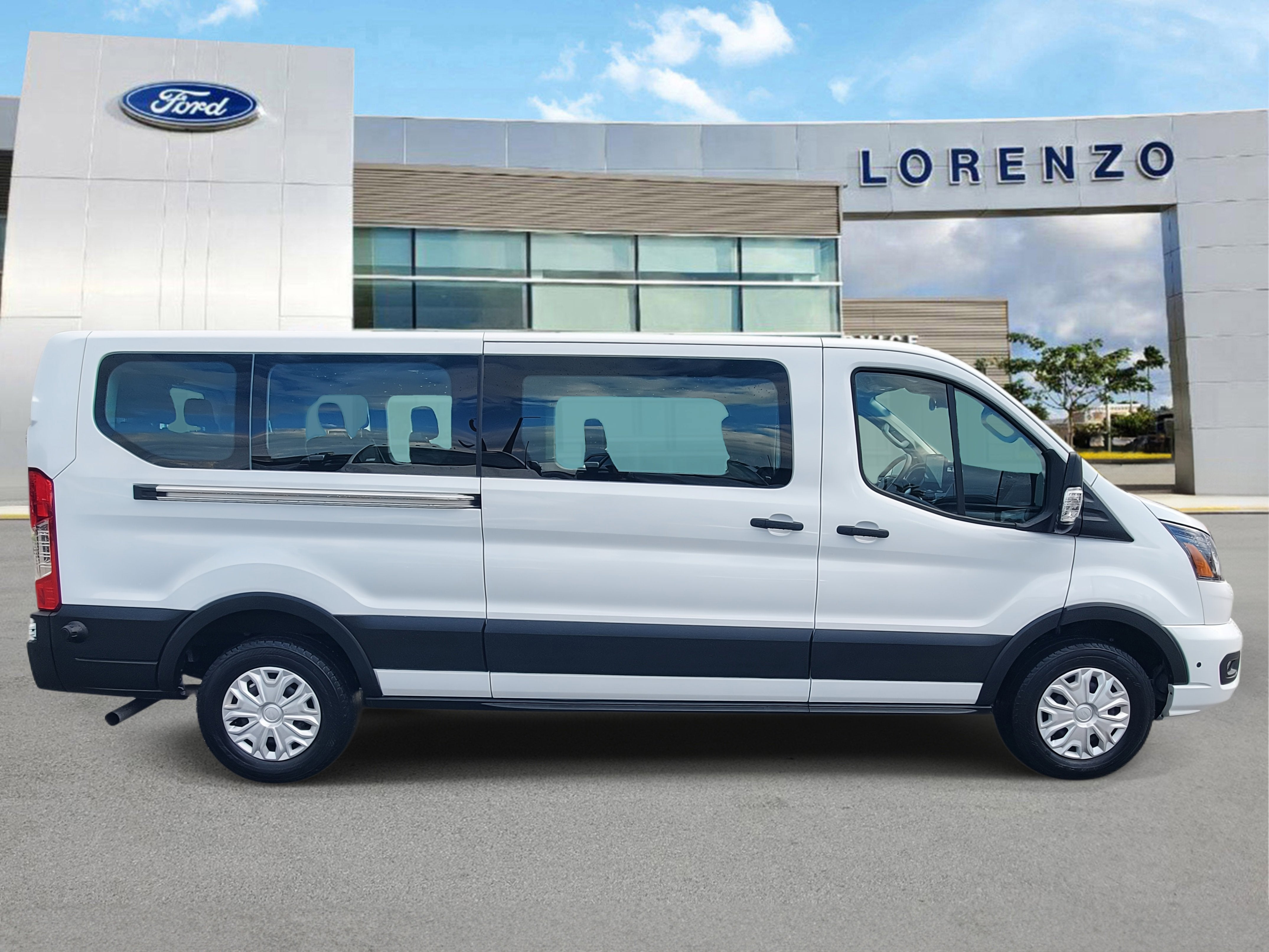2024 Ford Transit Passenger Wagon XLT