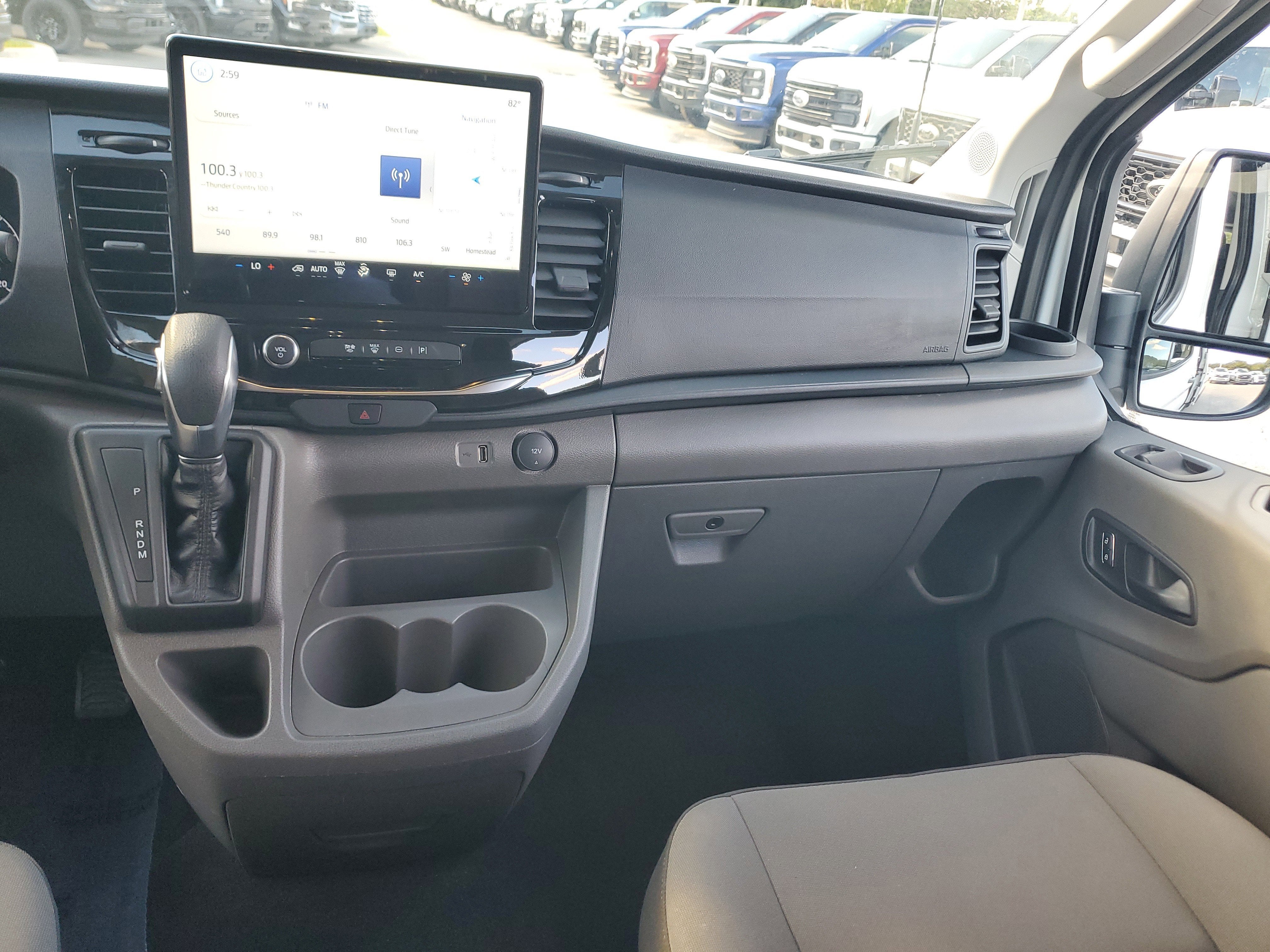 2024 Ford Transit Passenger Wagon XLT