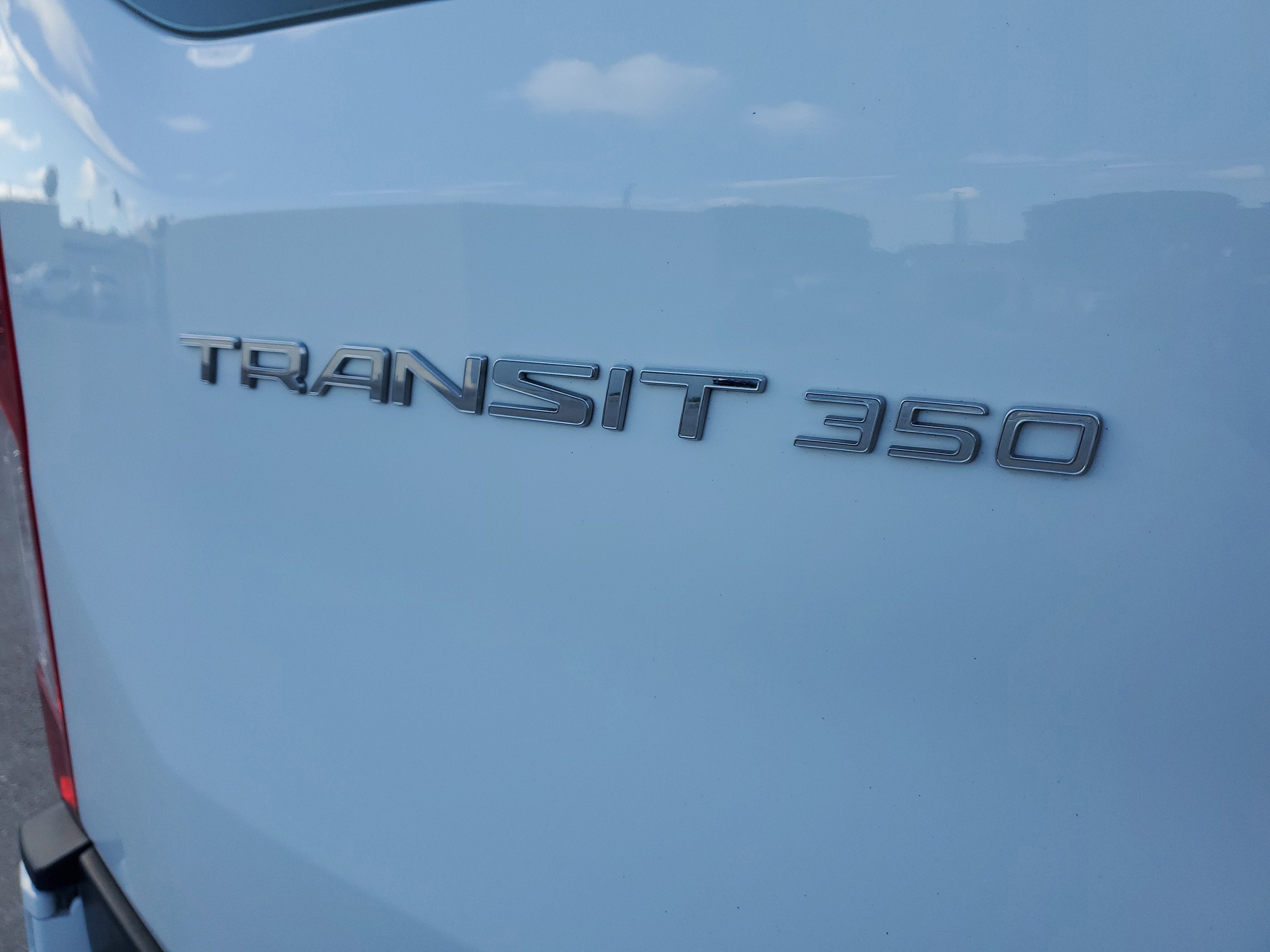 2024 Ford Transit Passenger Wagon XLT