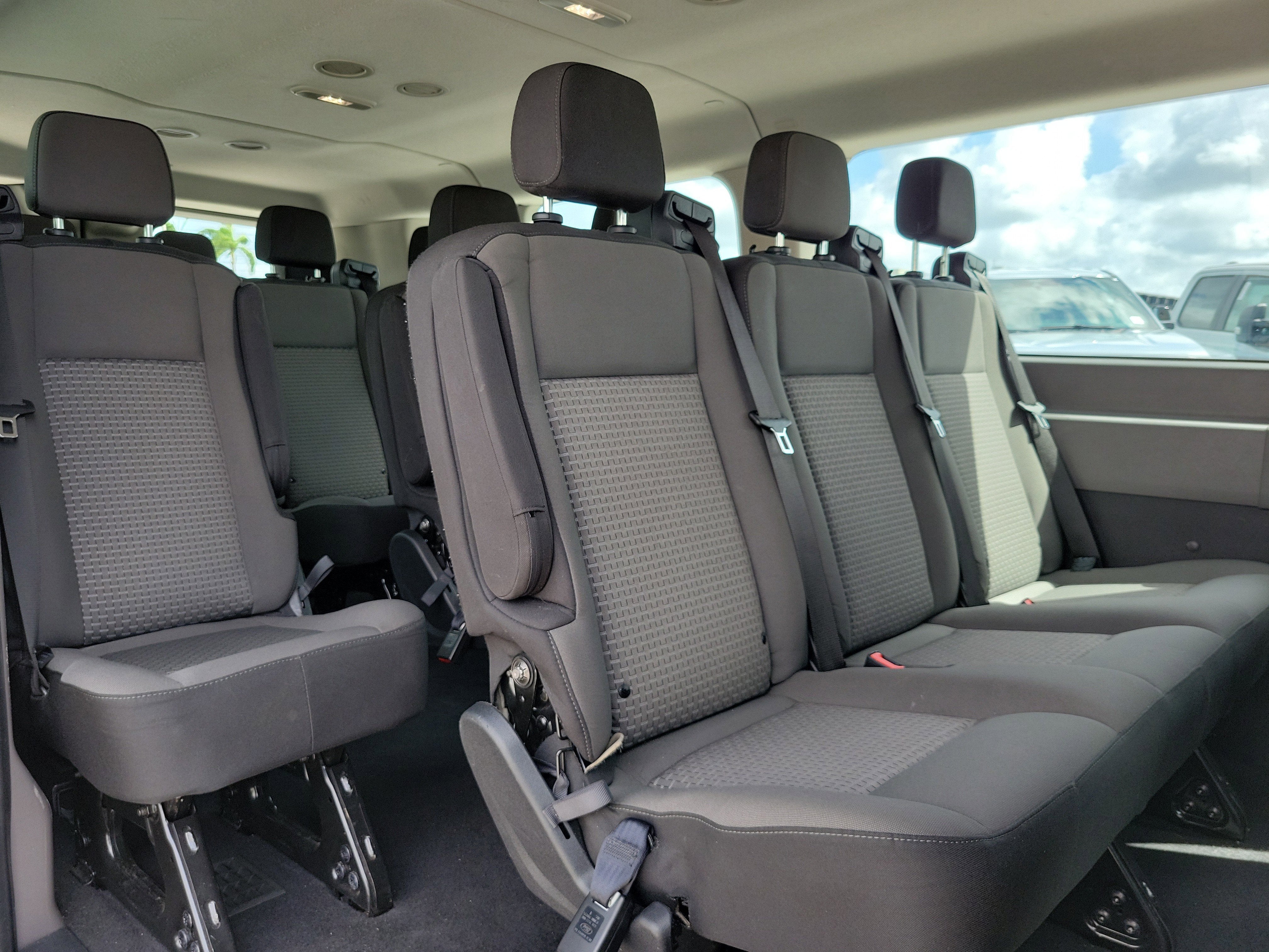 2025 Ford Transit Passenger Wagon XLT