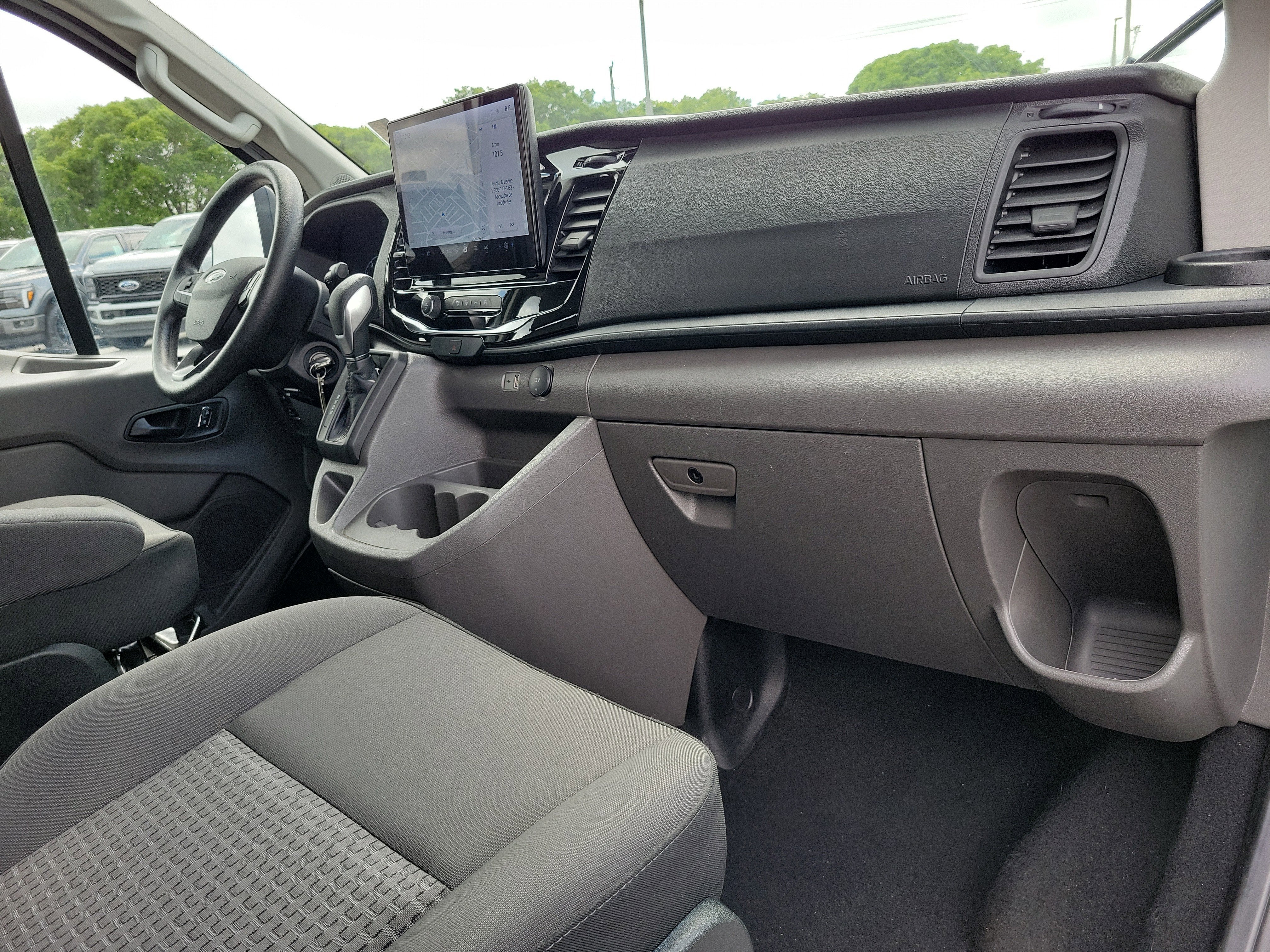 2025 Ford Transit Passenger Wagon XLT