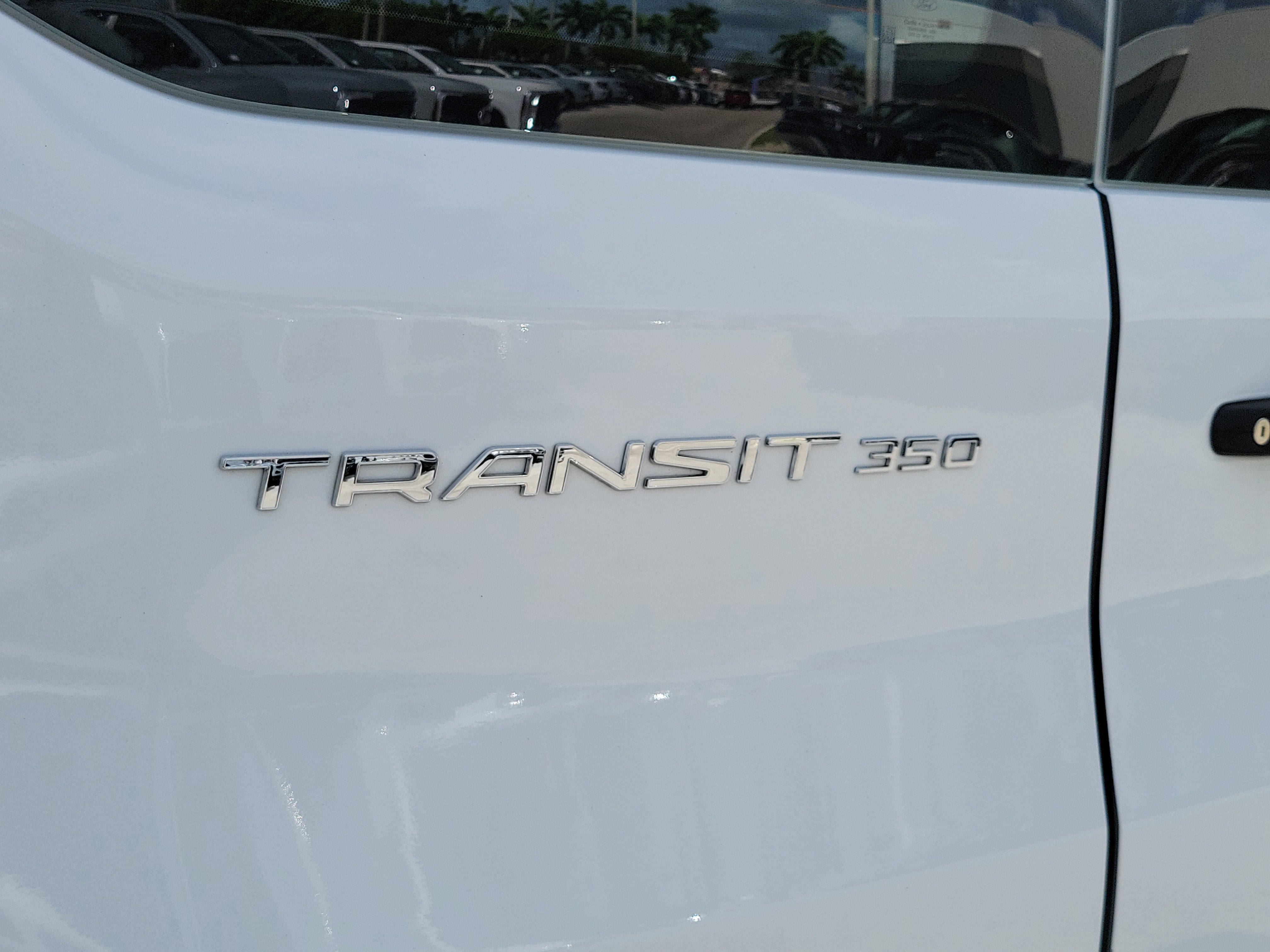 2025 Ford Transit Passenger Wagon XLT
