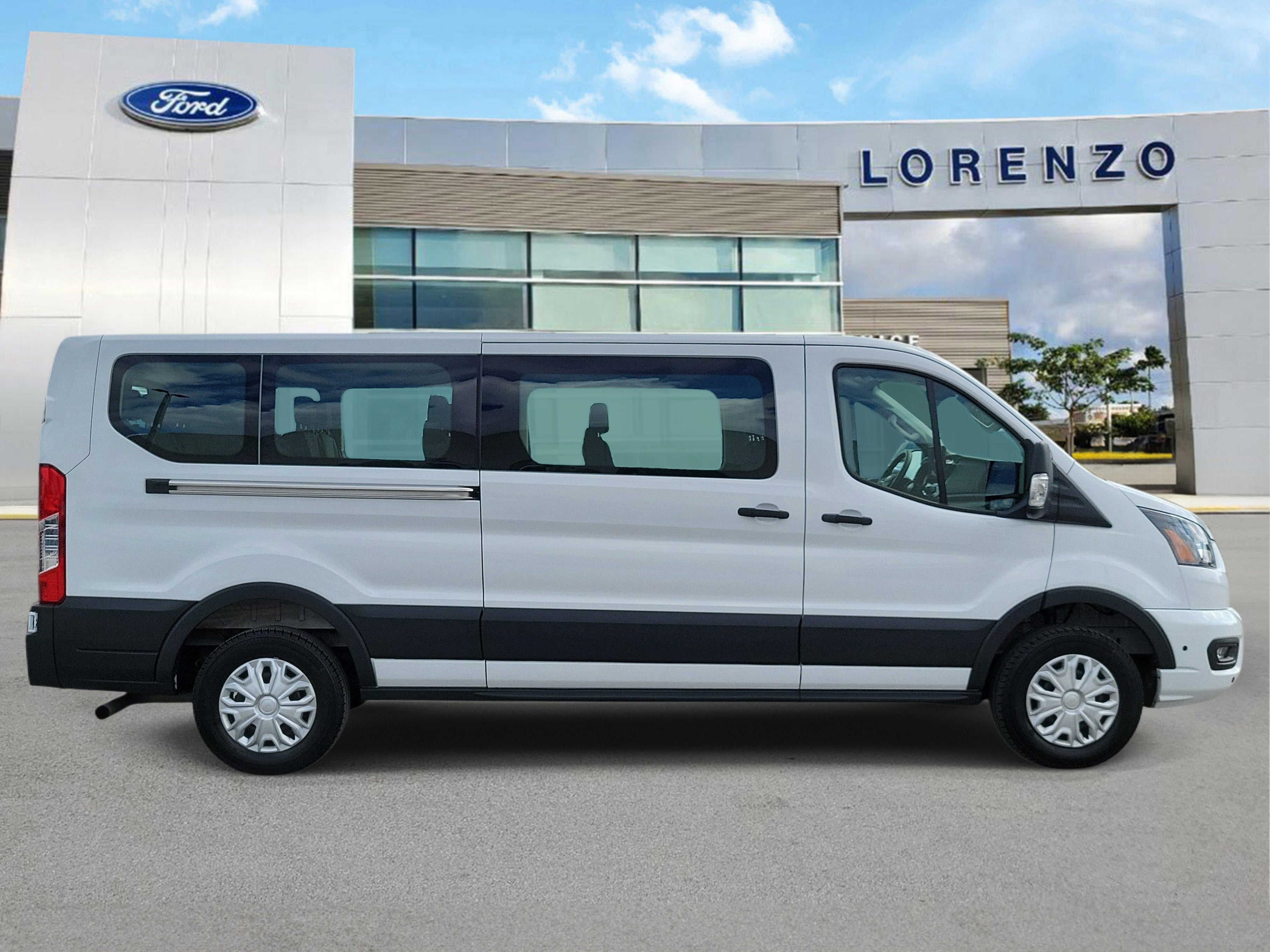 2025 Ford Transit Passenger Wagon XLT