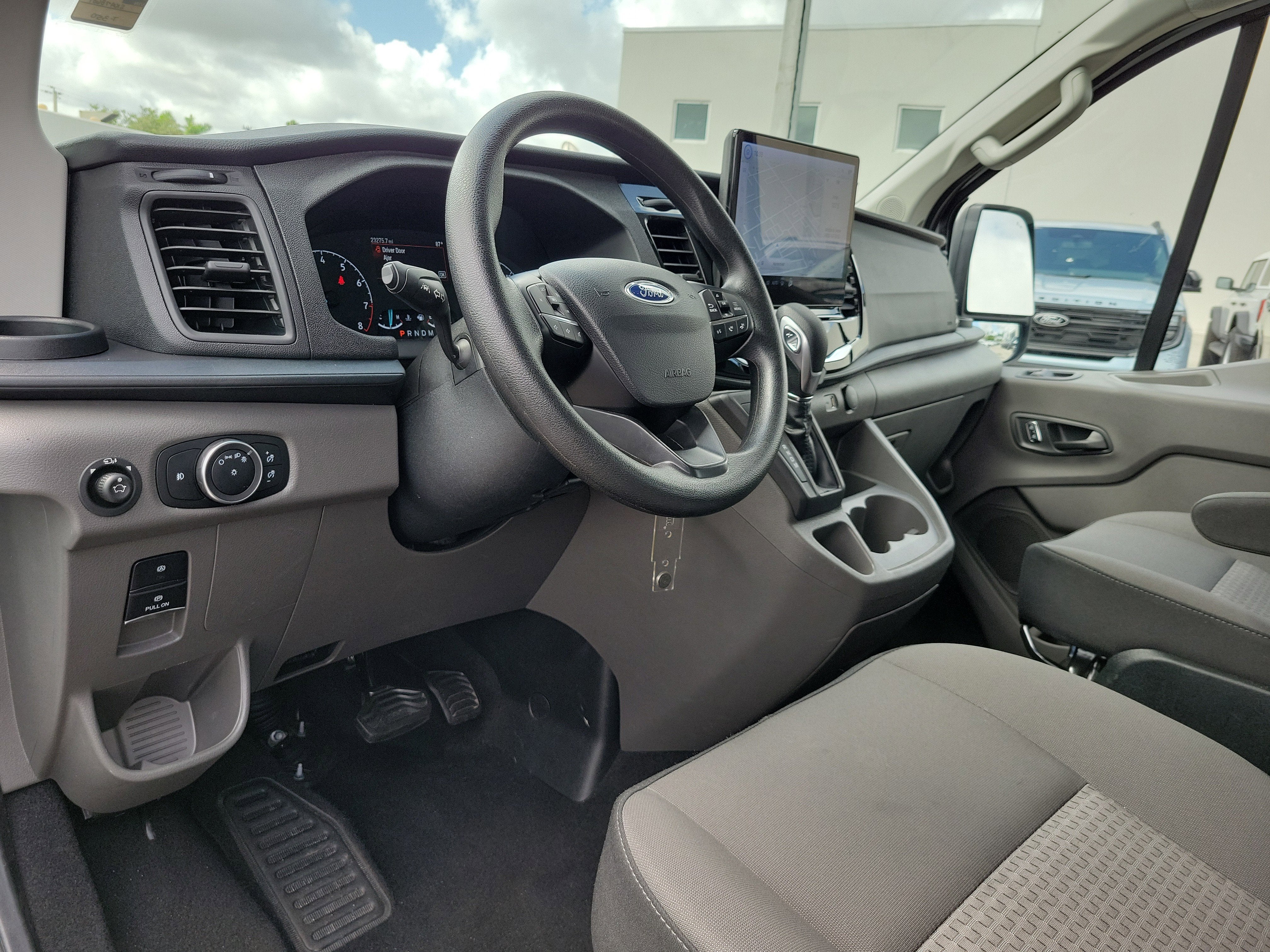 2025 Ford Transit Passenger Wagon XLT