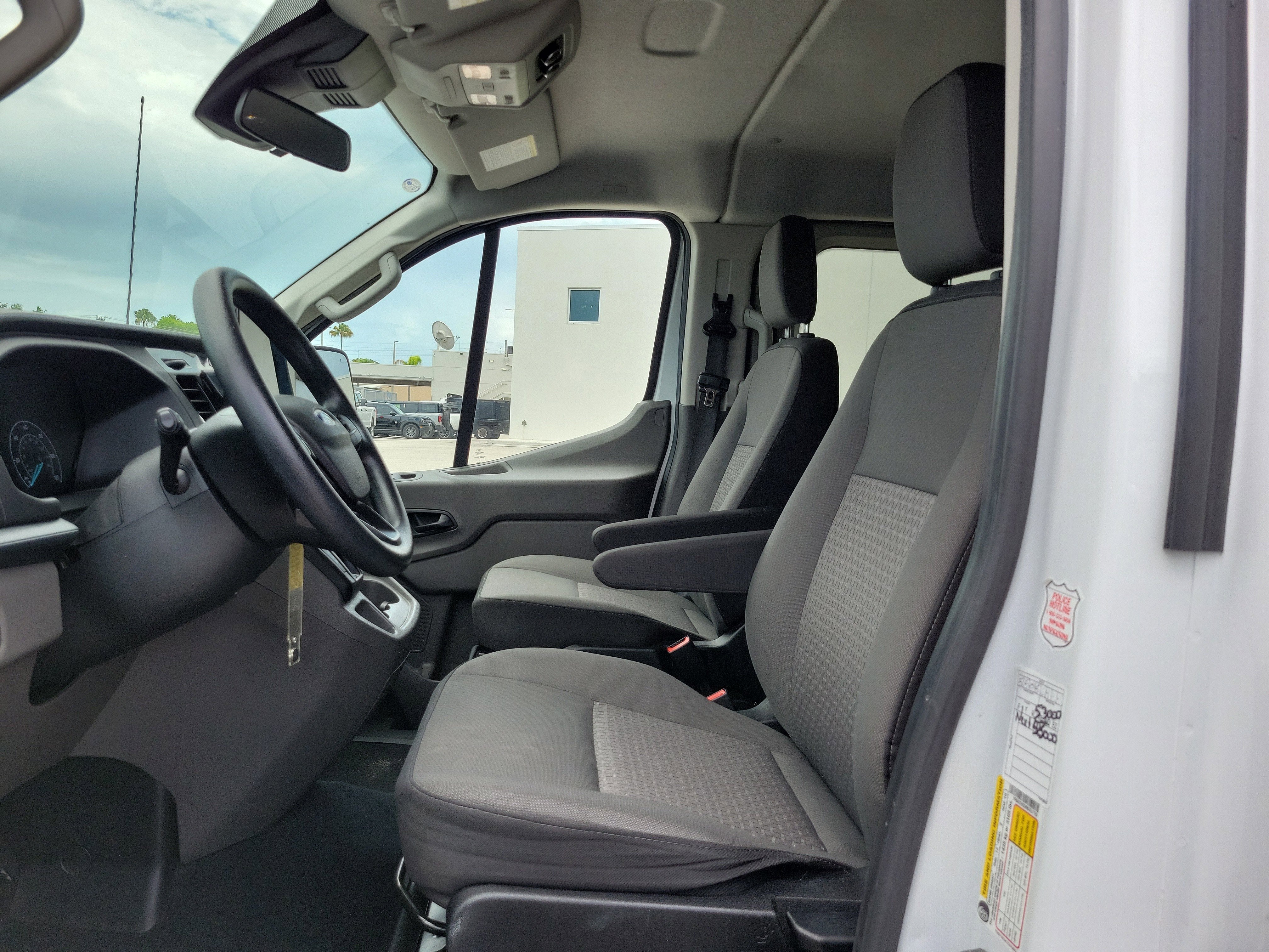 2024 Ford Transit Passenger Wagon XLT