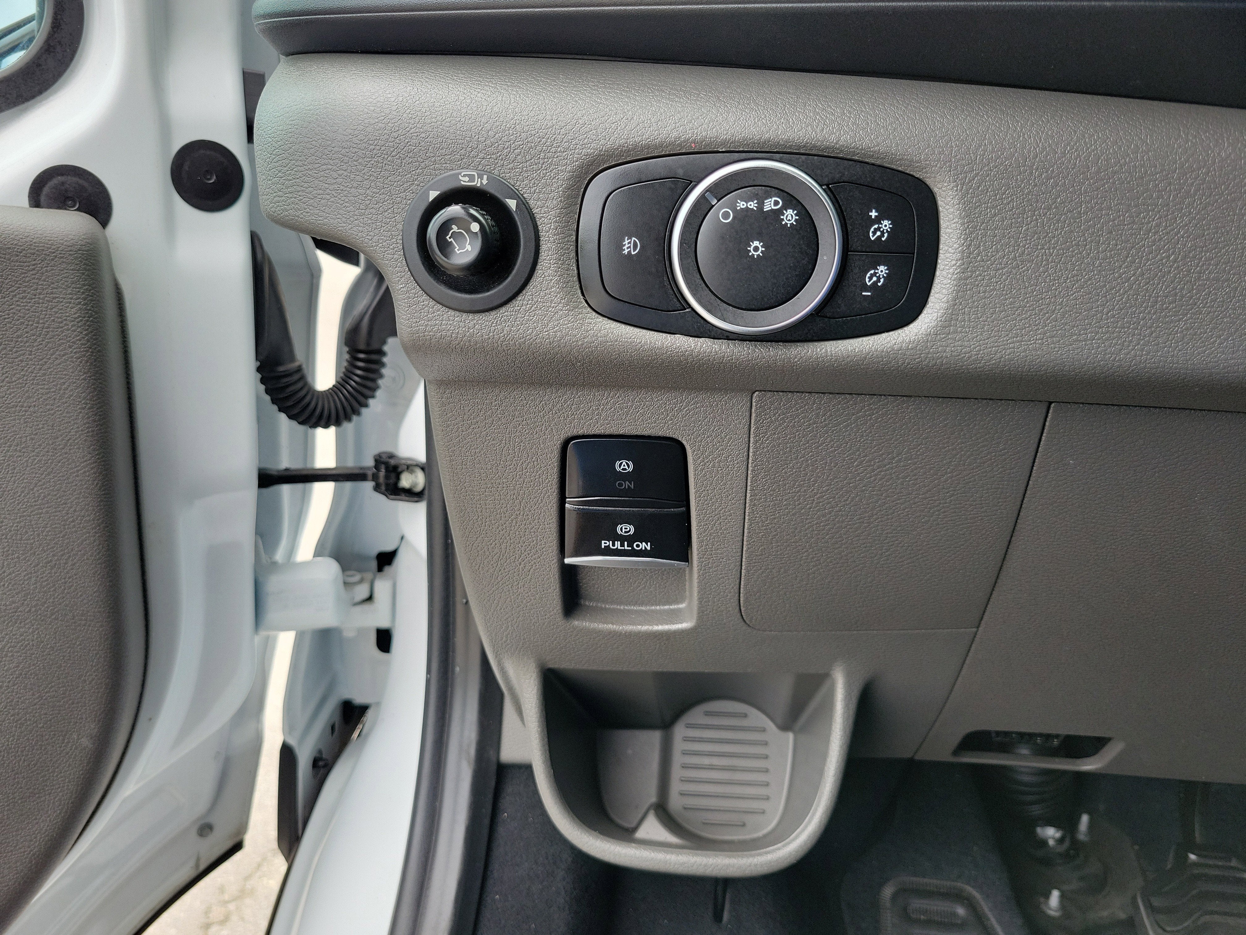 2024 Ford Transit Passenger Wagon XLT