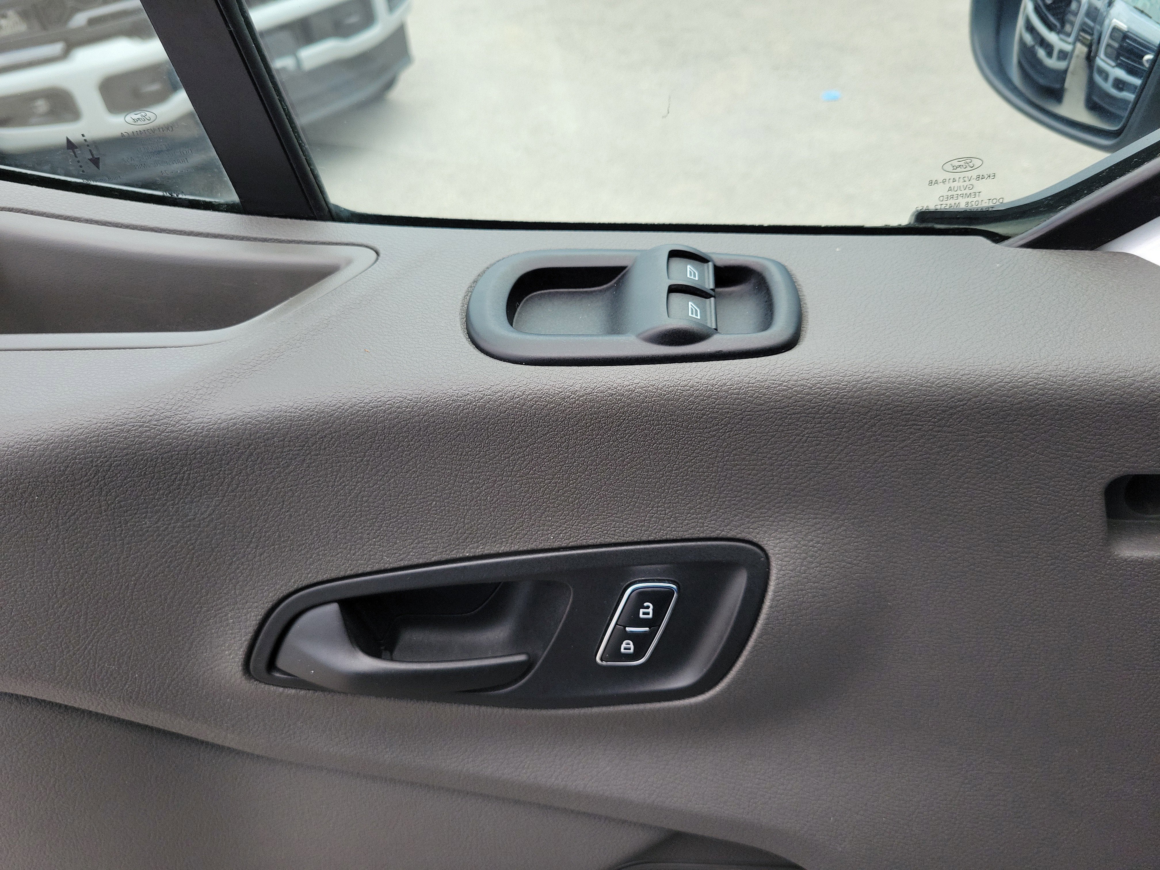 2024 Ford Transit Passenger Wagon XLT