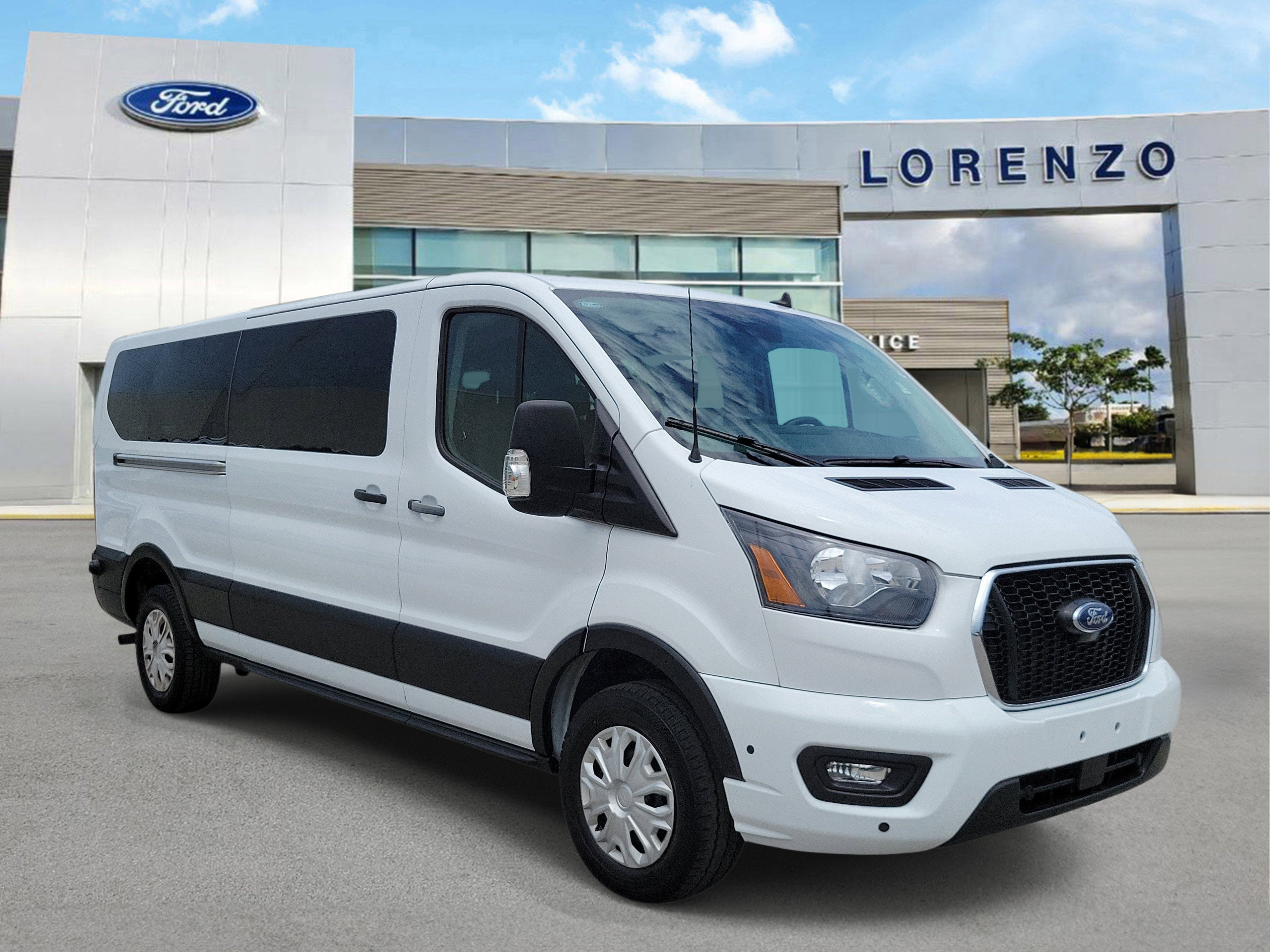 2024 Ford Transit Passenger Wagon XLT