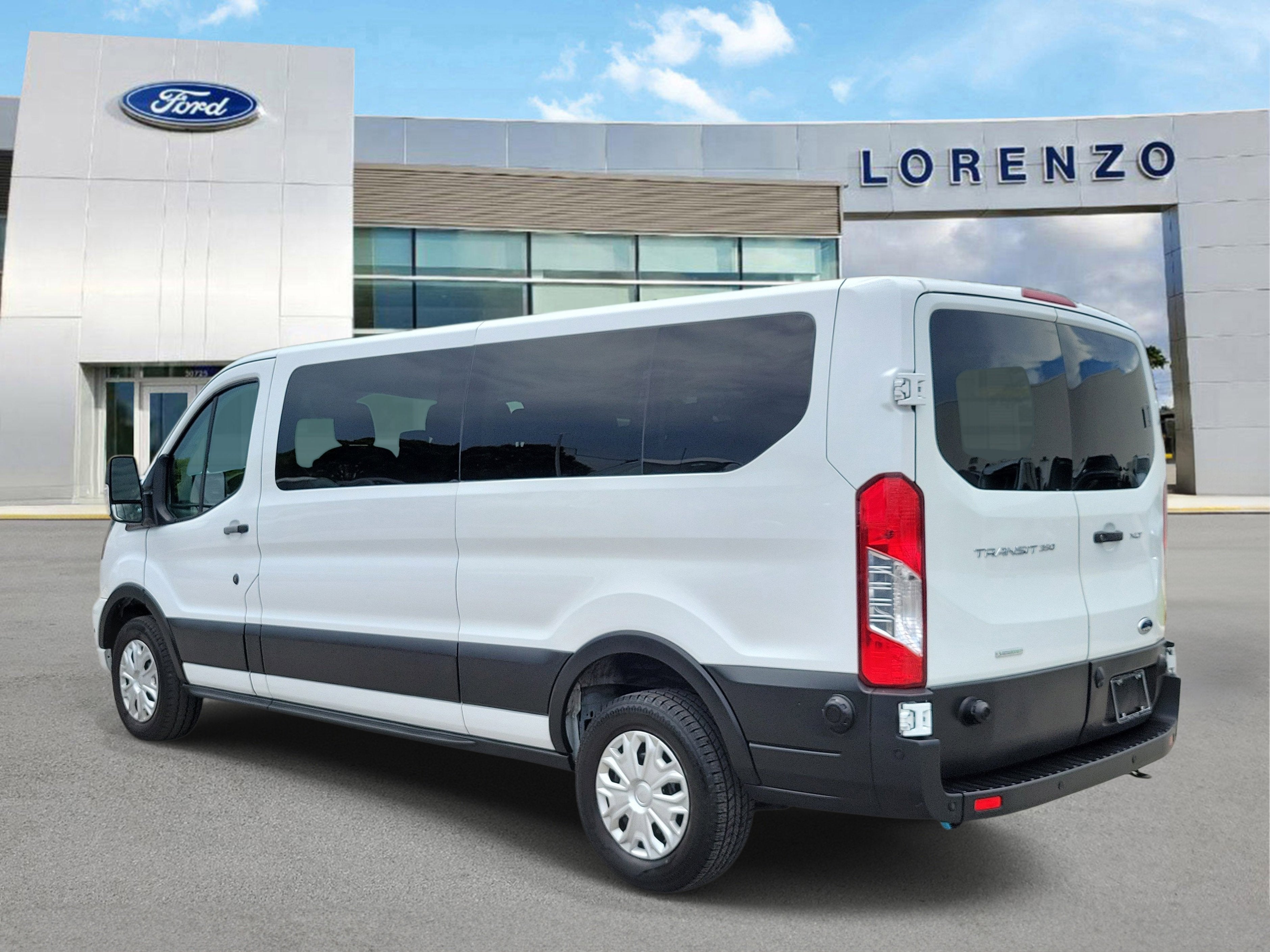 2024 Ford Transit Passenger Wagon XLT