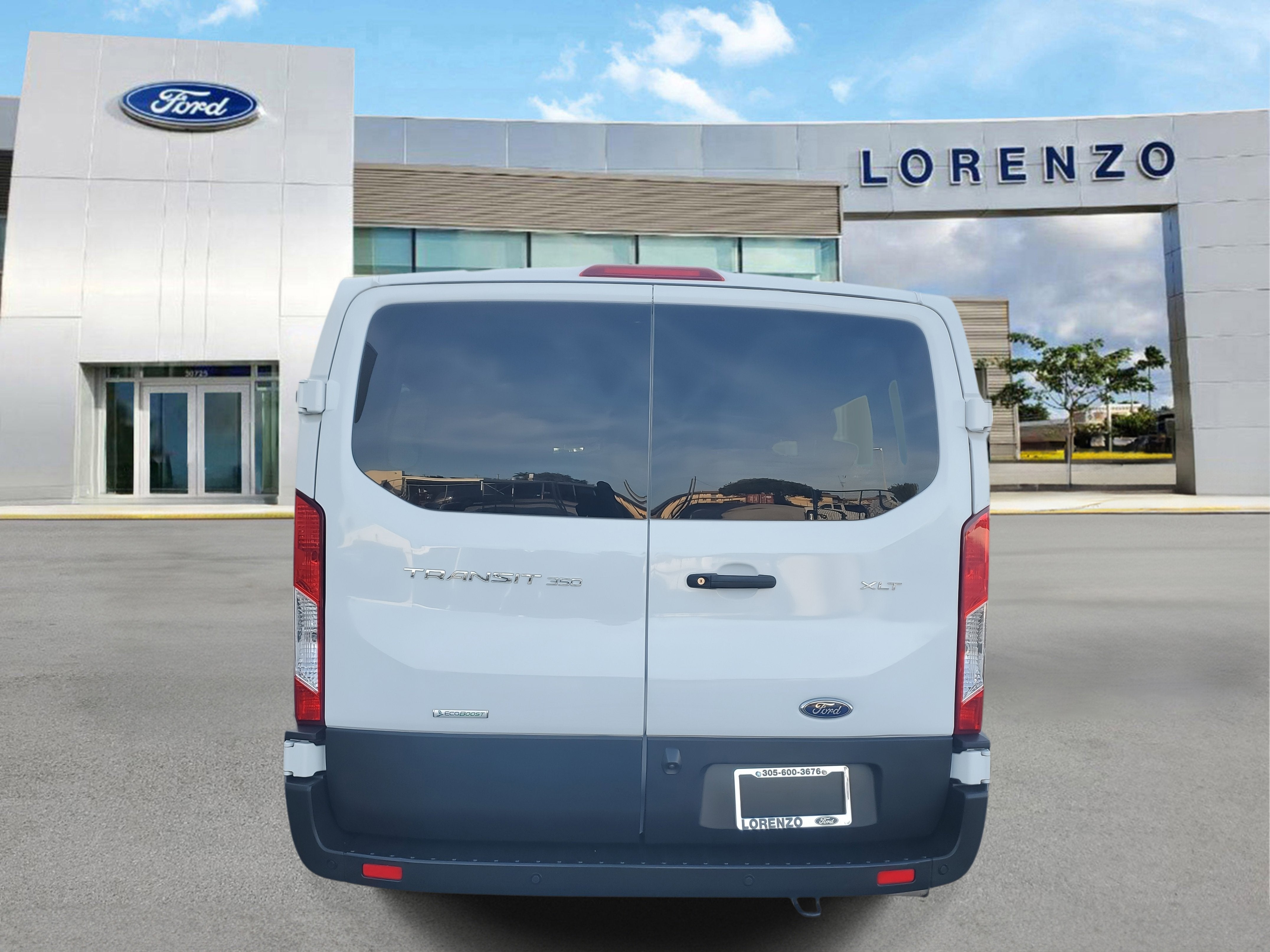2023 Ford Transit Passenger Wagon XLT