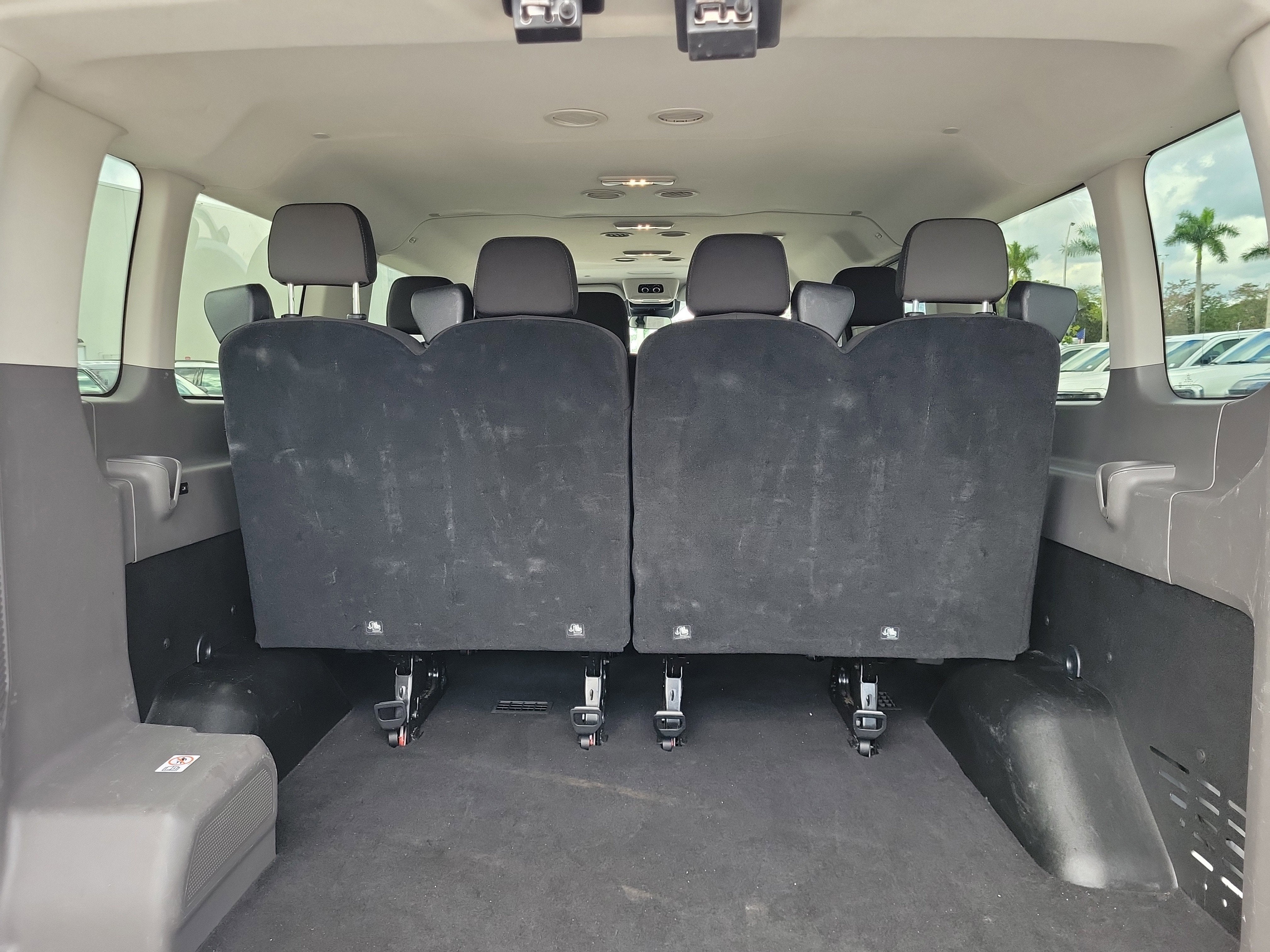 2023 Ford Transit Passenger Wagon XLT