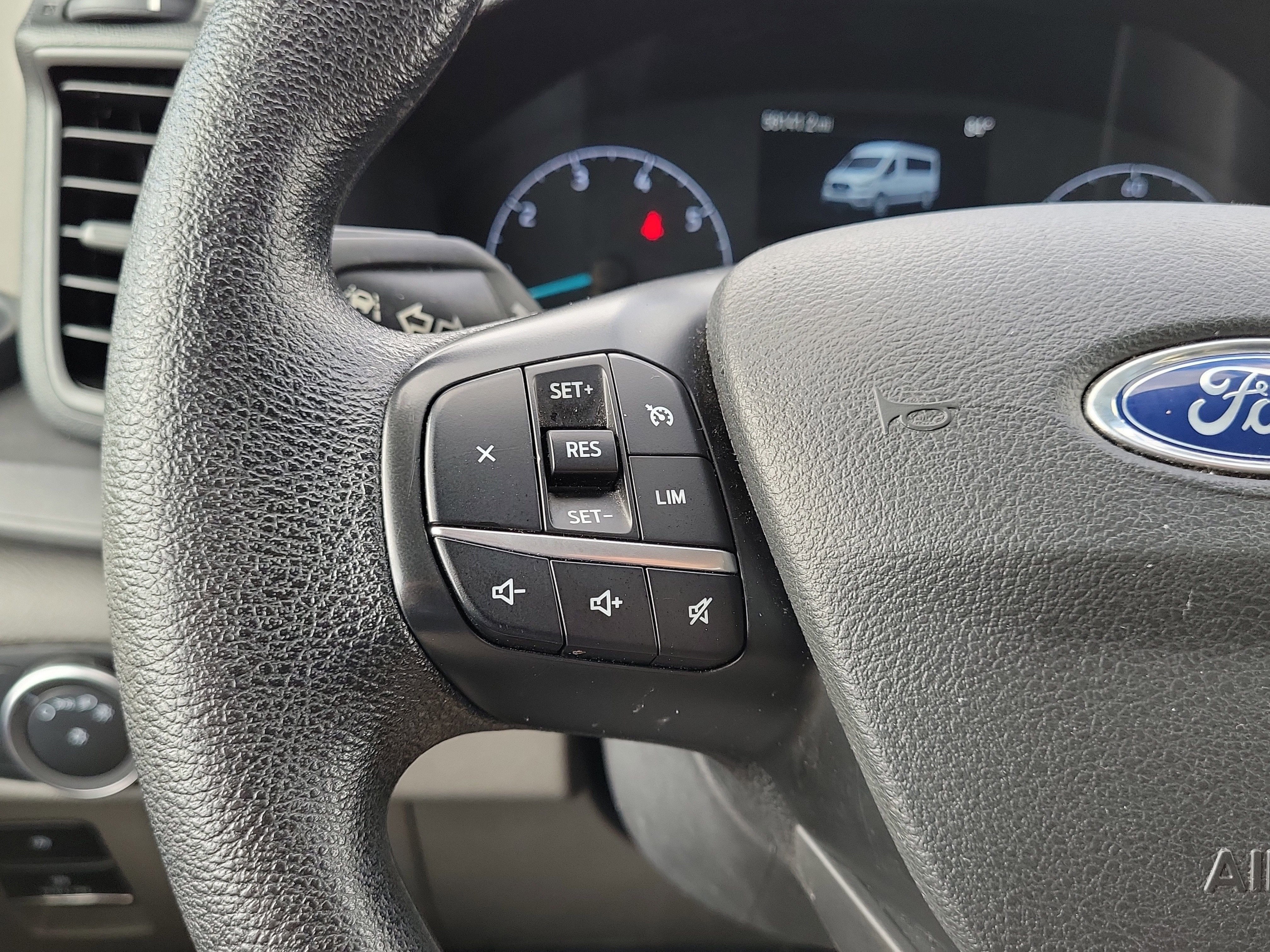 2023 Ford Transit Passenger Wagon XLT