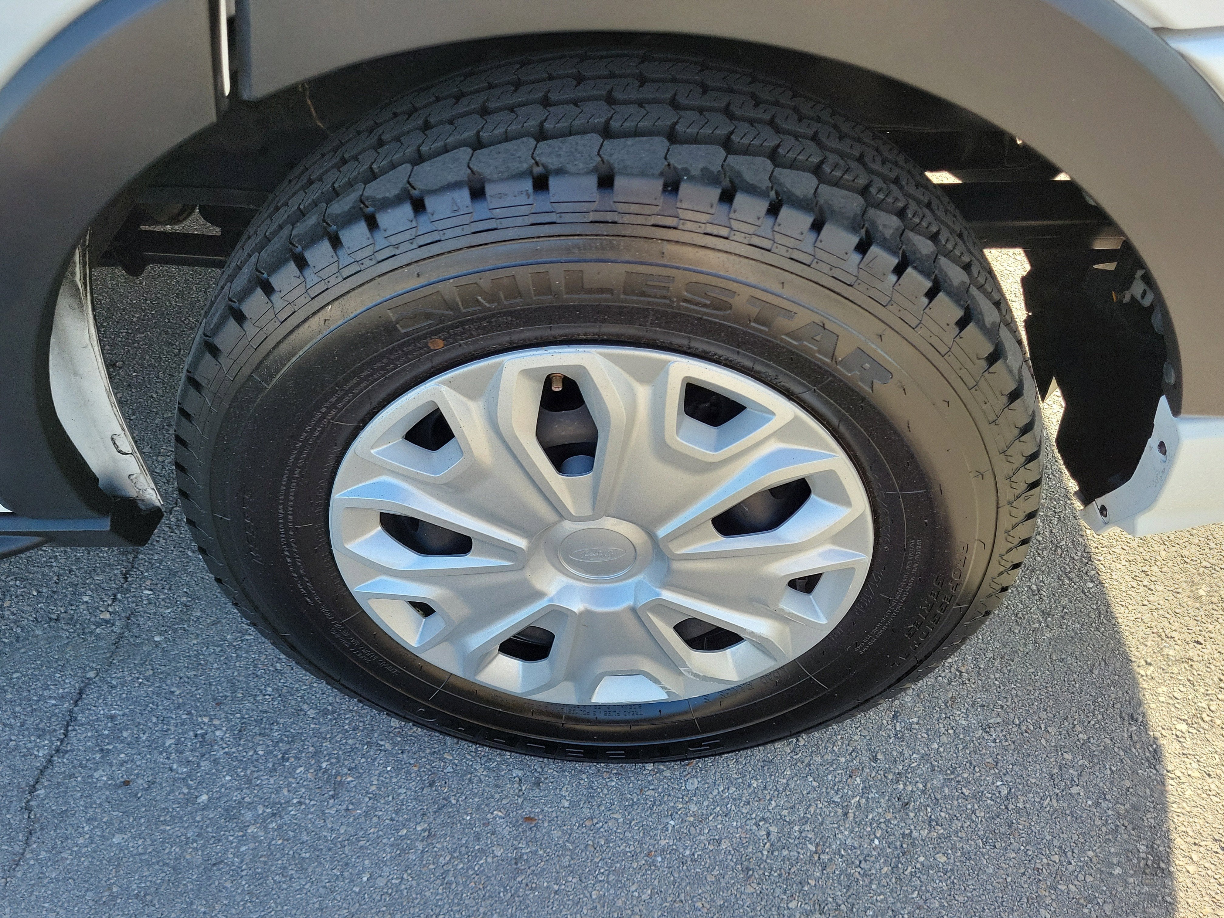 2023 Ford Transit Passenger Wagon XLT