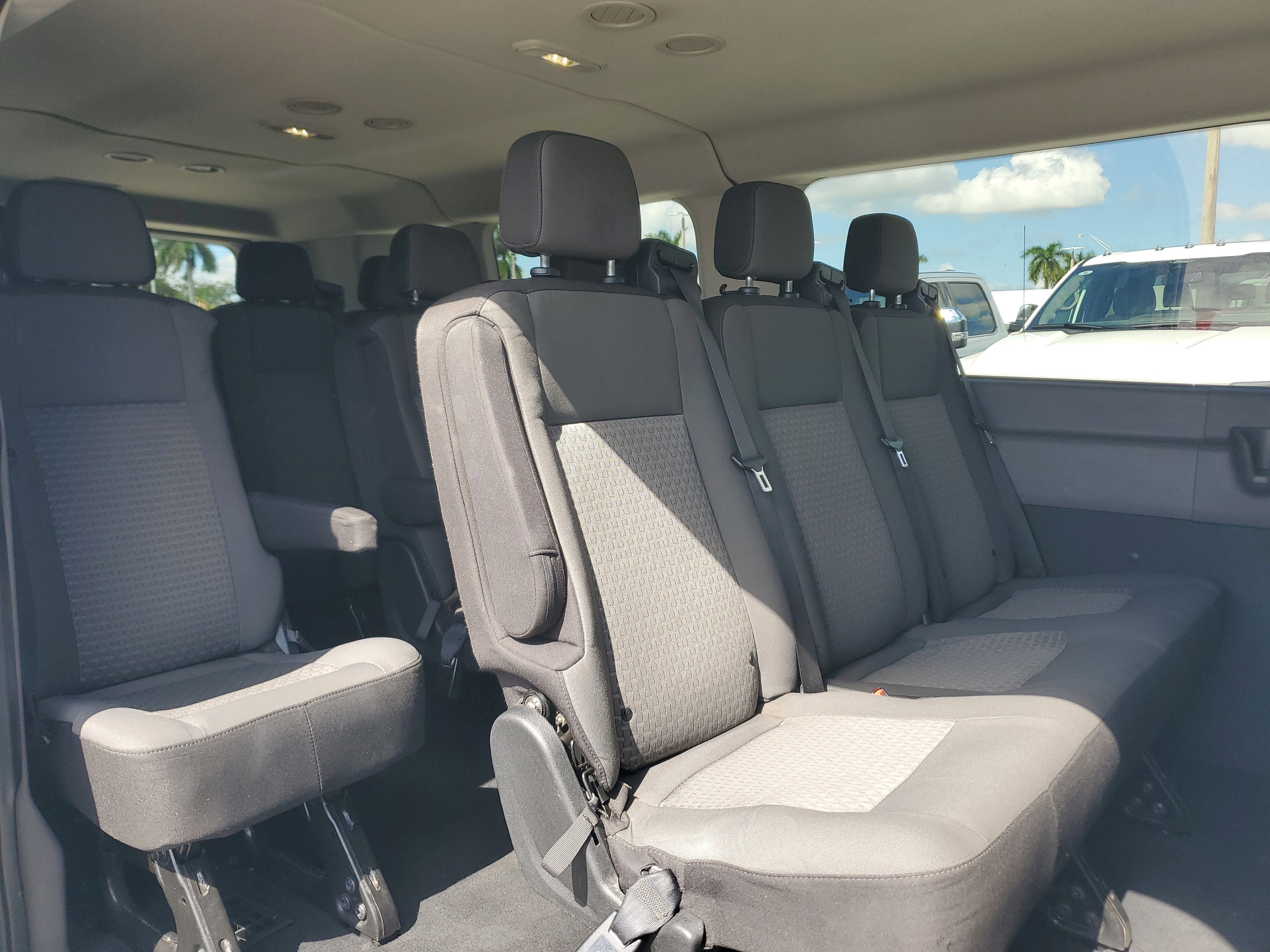 2023 Ford Transit Passenger Wagon XLT