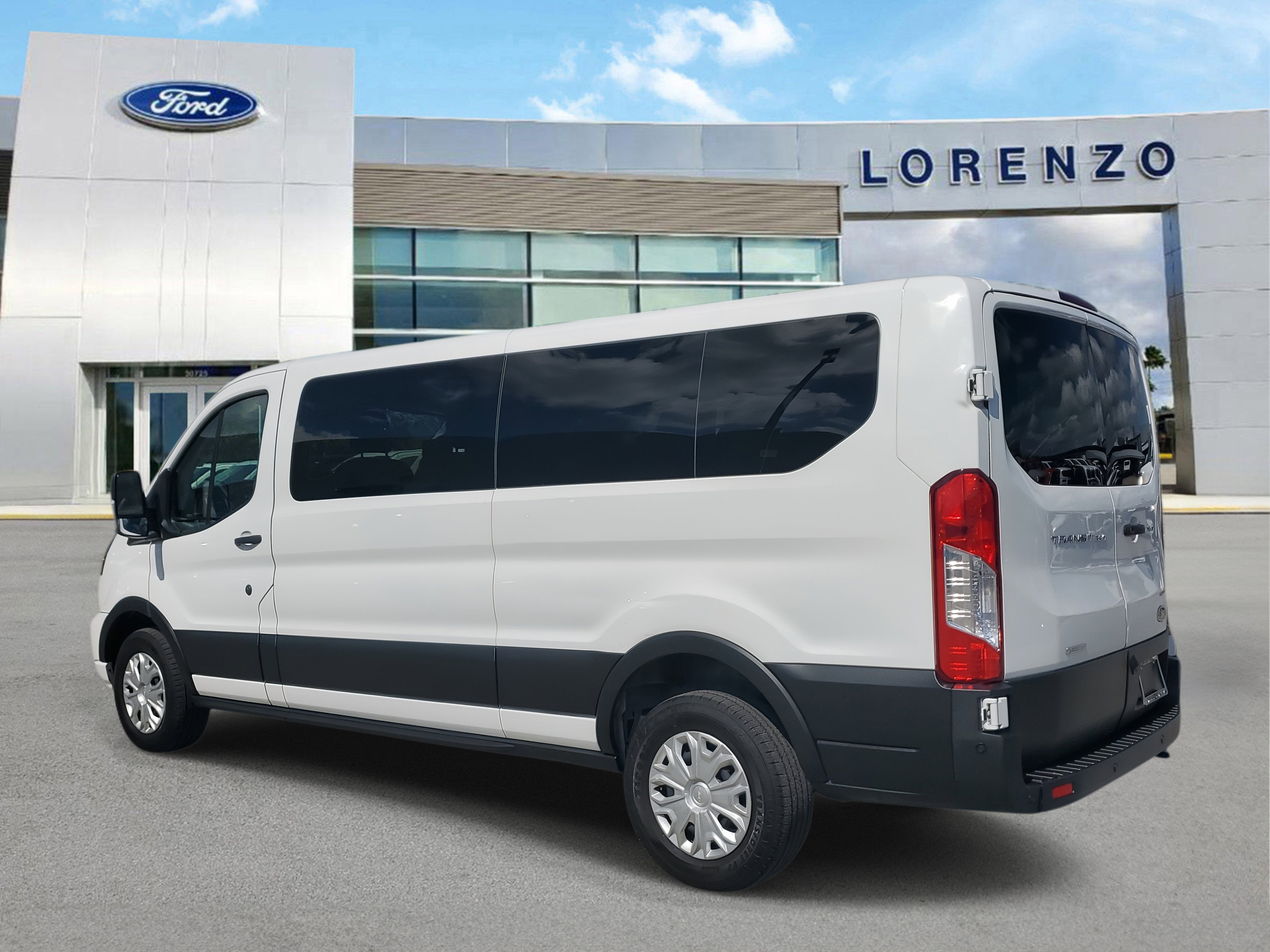 2023 Ford Transit Passenger Wagon XLT
