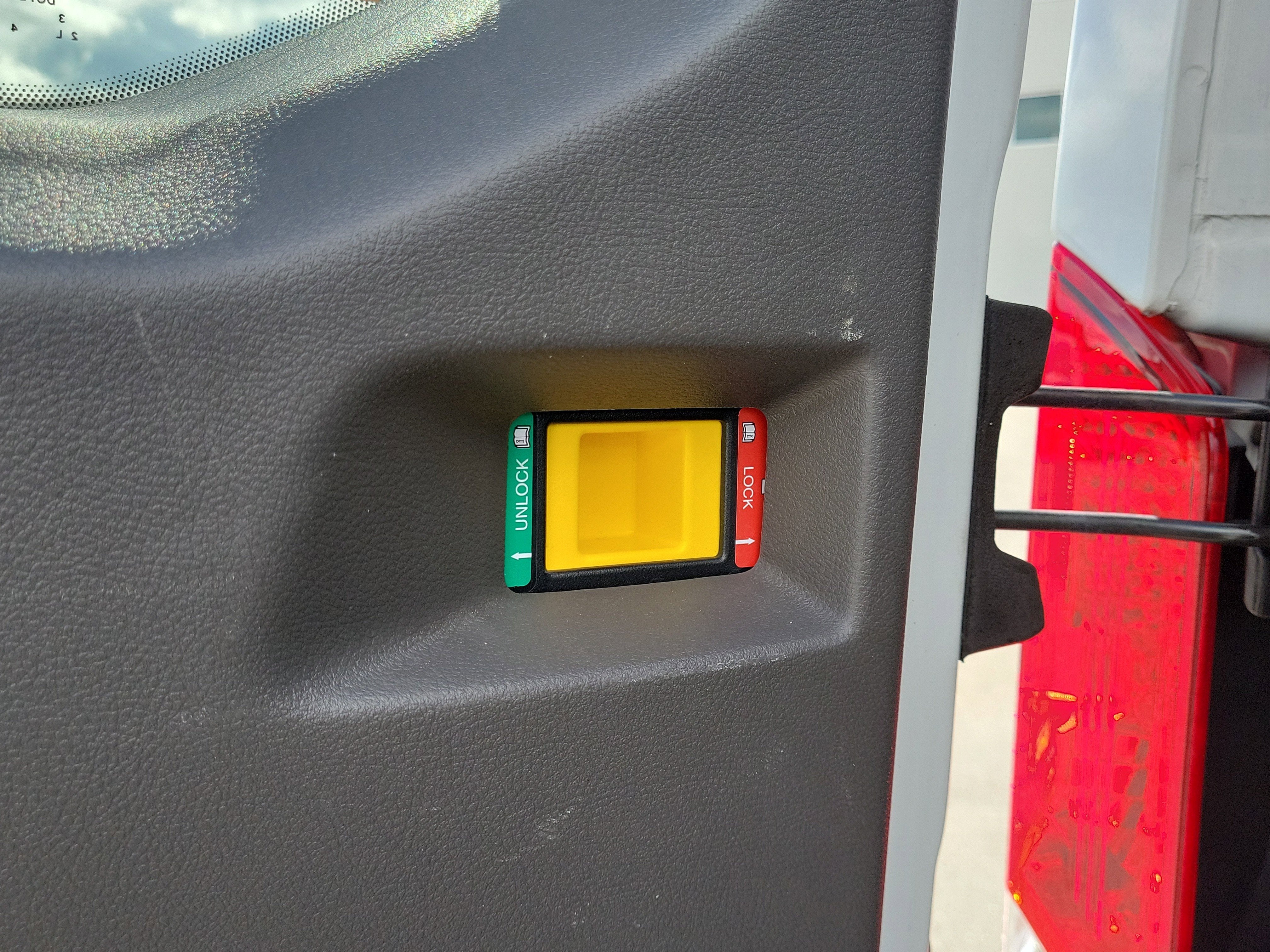 2023 Ford Transit Passenger Wagon XLT