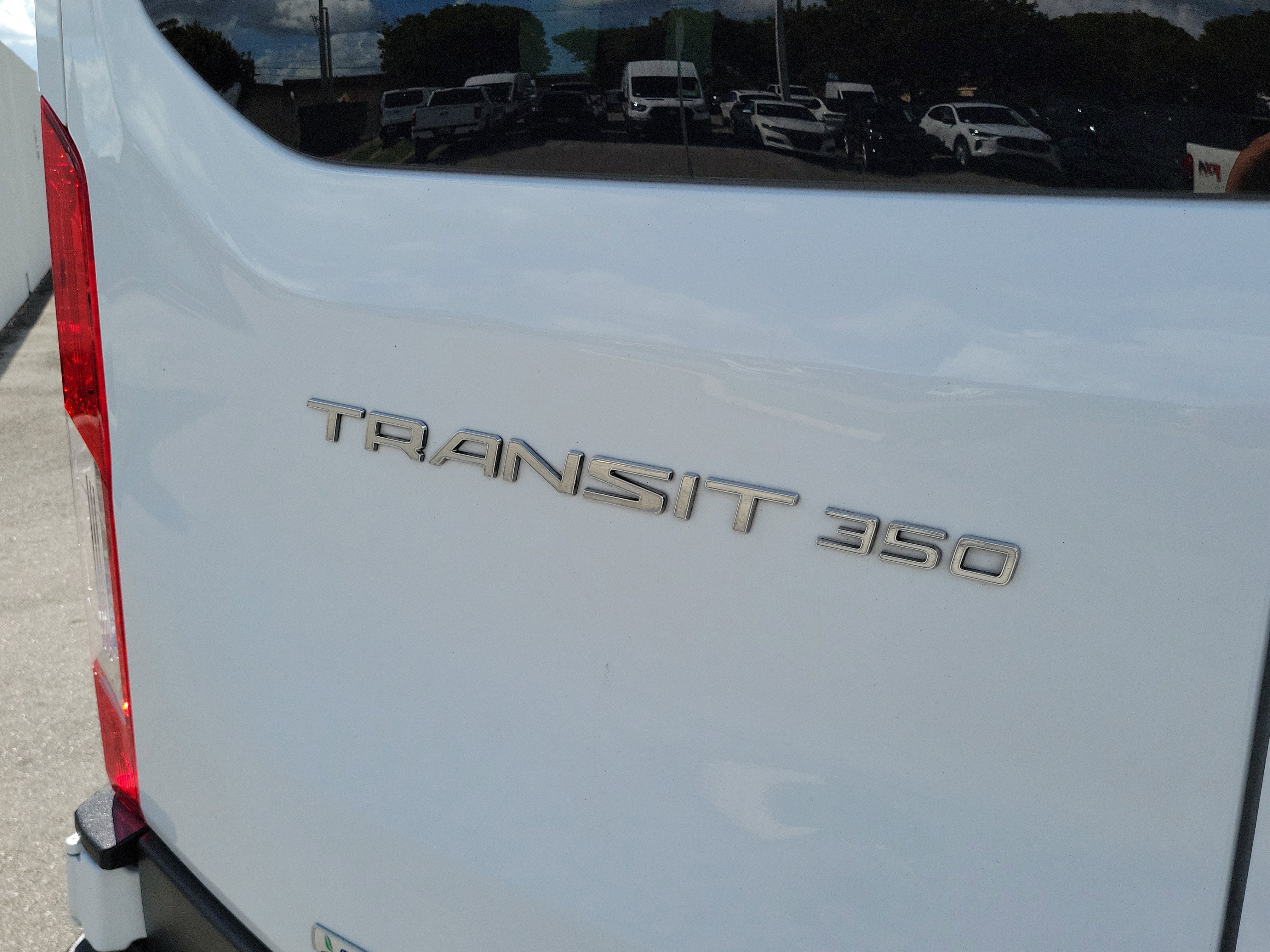2023 Ford Transit Passenger Wagon XLT