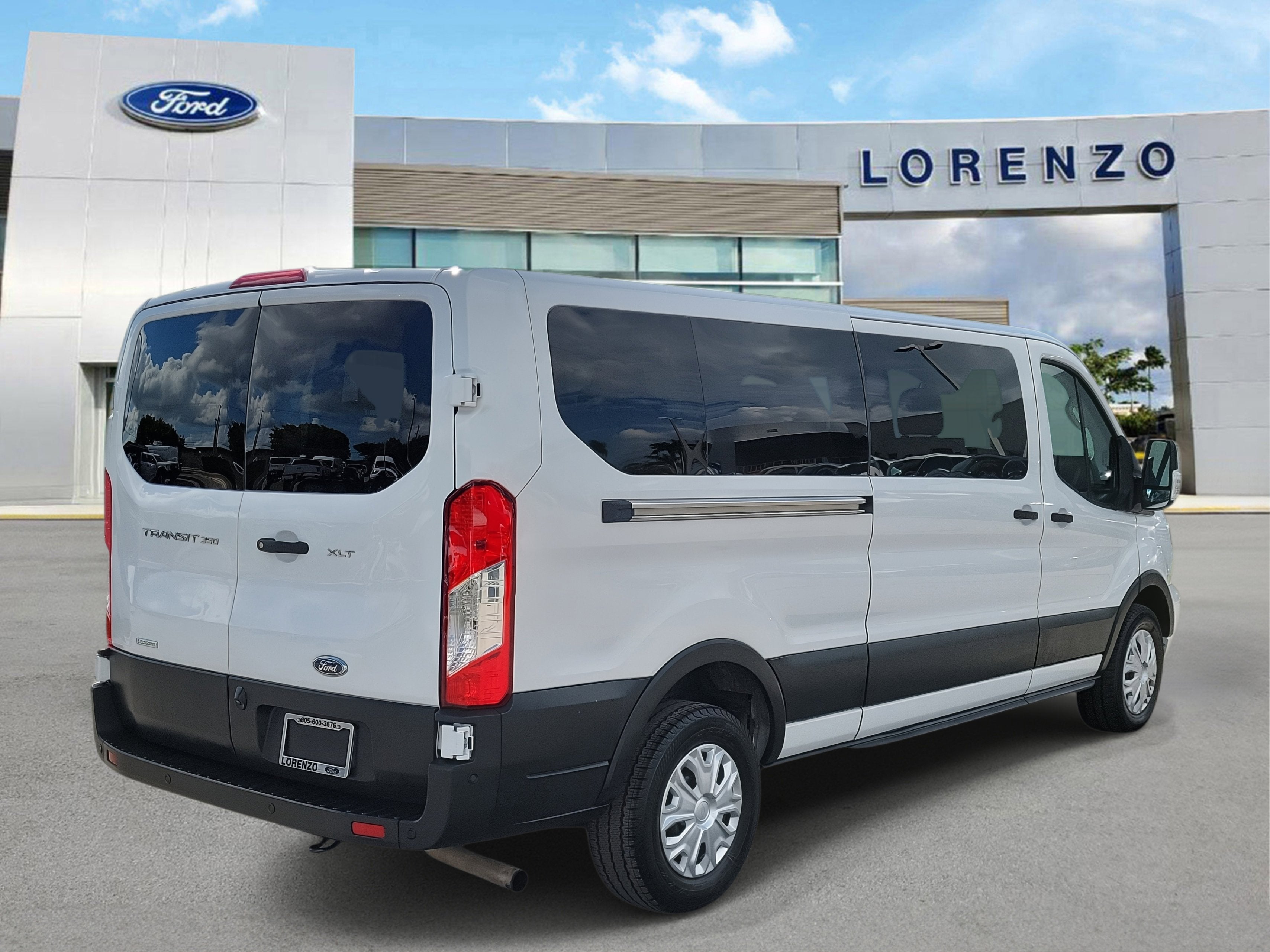 2023 Ford Transit Passenger Wagon XLT